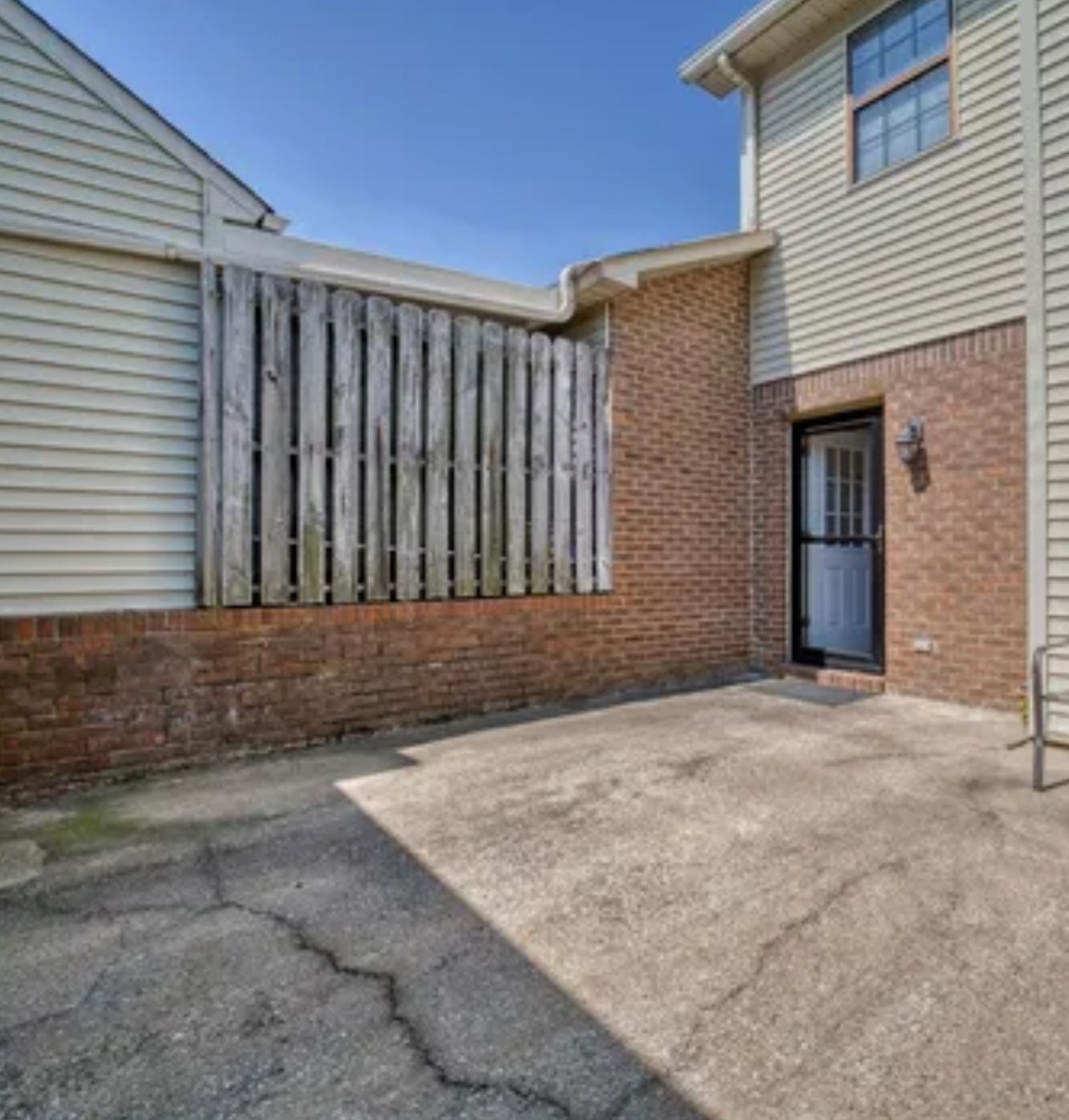 302 Plymouth Rock Ct Property Photo 11
