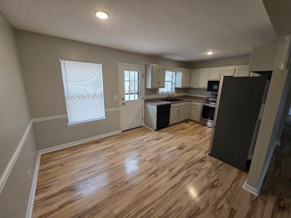 507 E Gresham Dr Property Photo 7