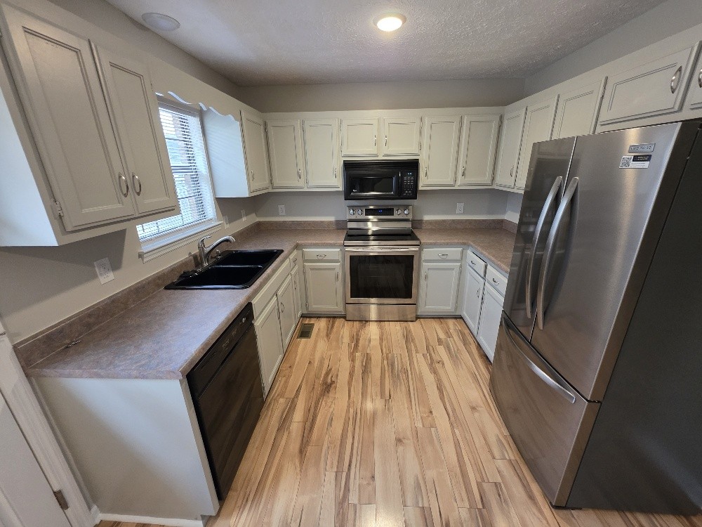 507 E Gresham Dr Property Photo 8
