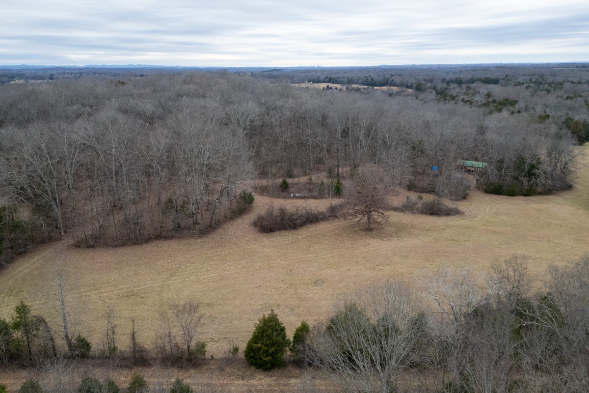 447 Sanders Ln Property Photo 5