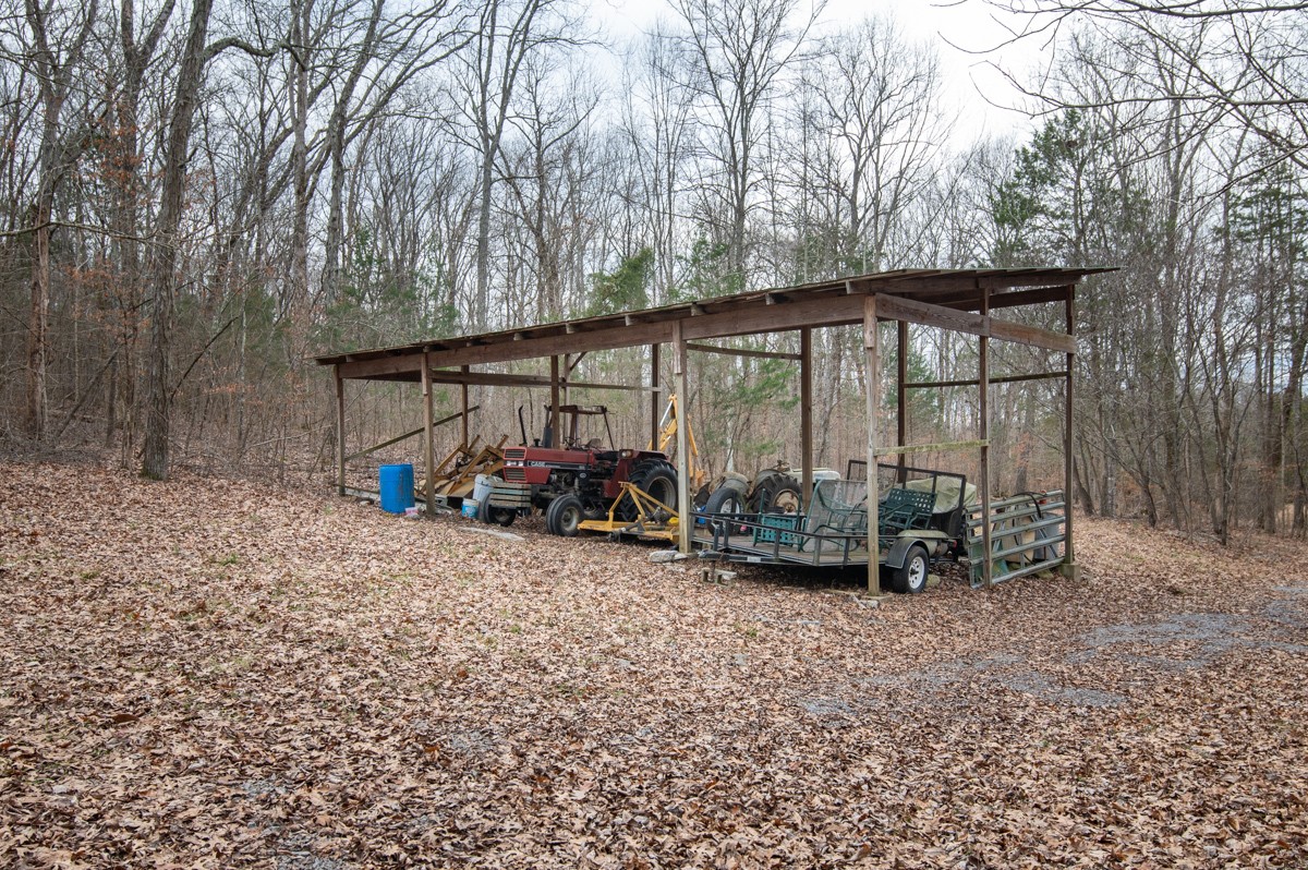 447 Sanders Ln Property Photo 17