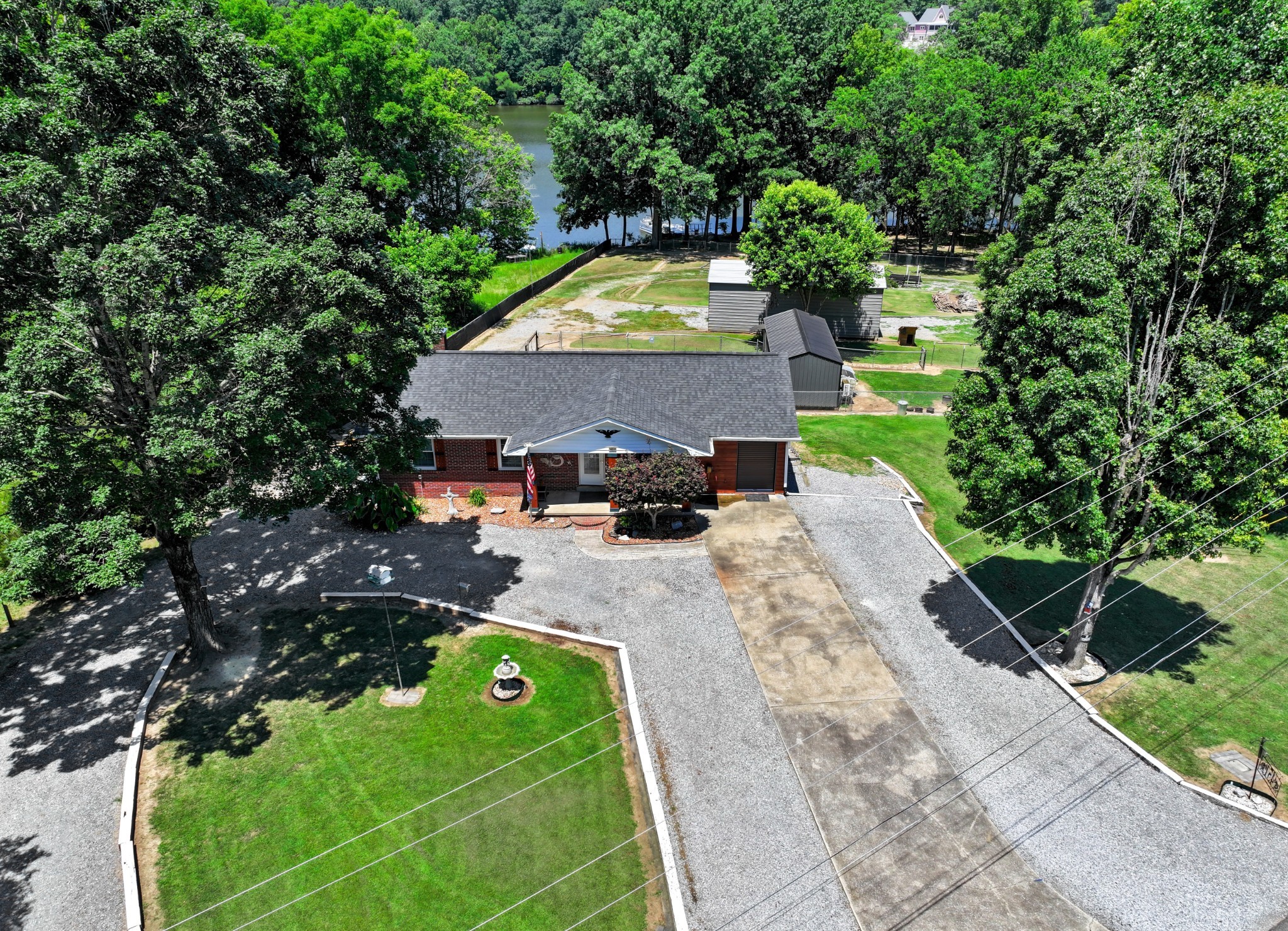 451 Lakeland Dr Property Photo 1