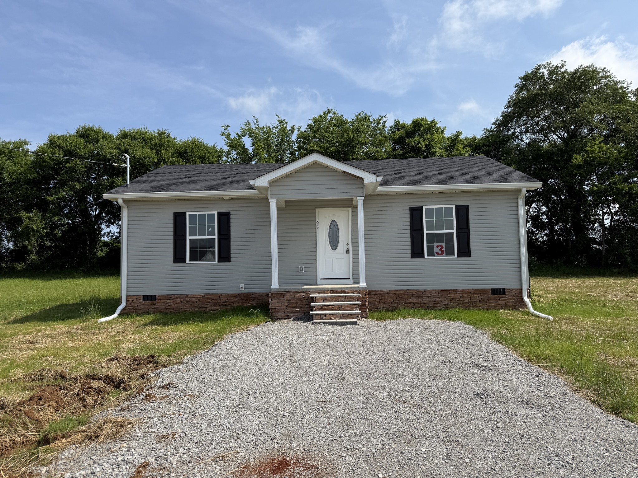 93 Hesselly Rd Property Photo 1