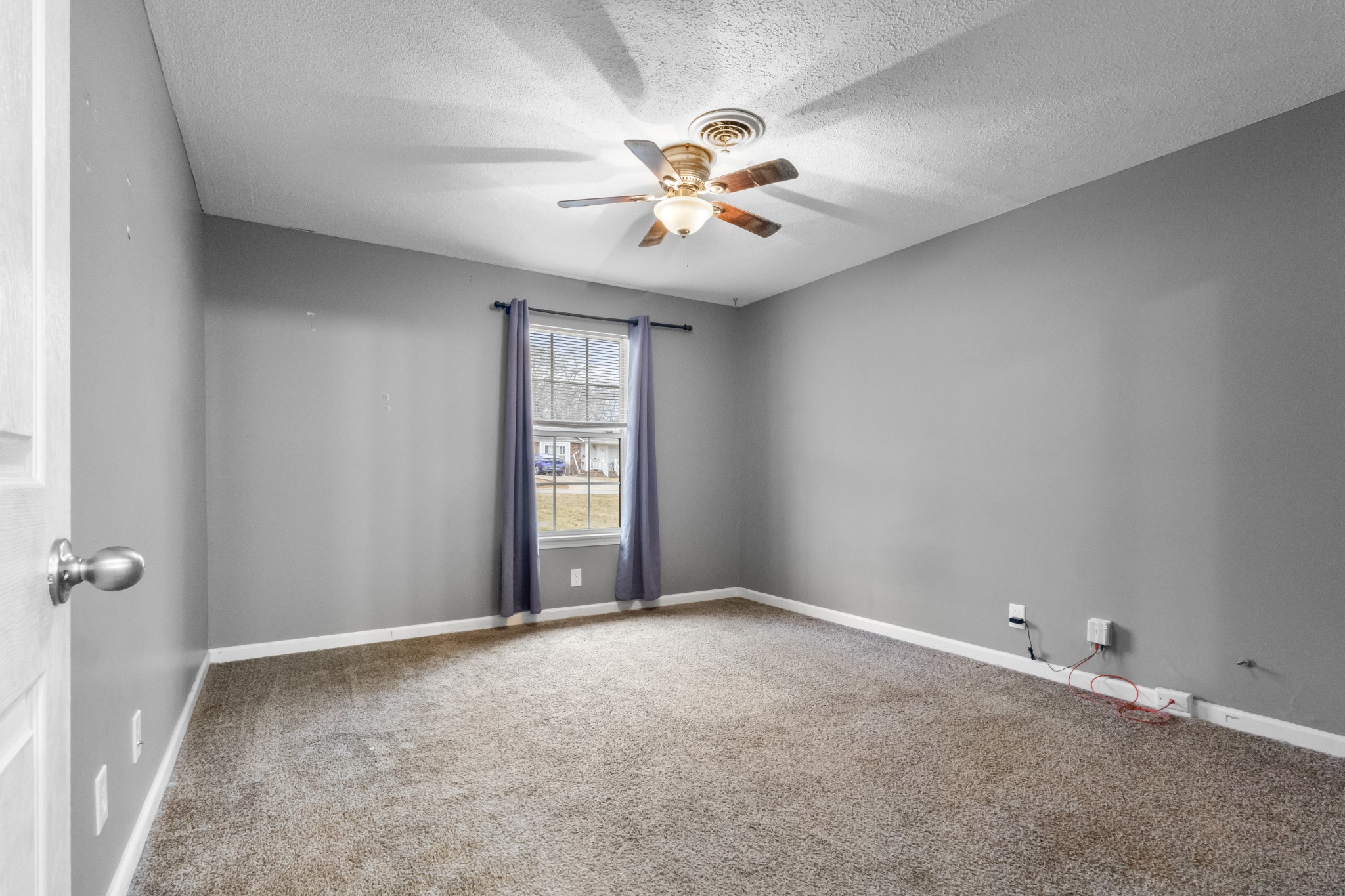 660 Artic Ave Property Photo 8