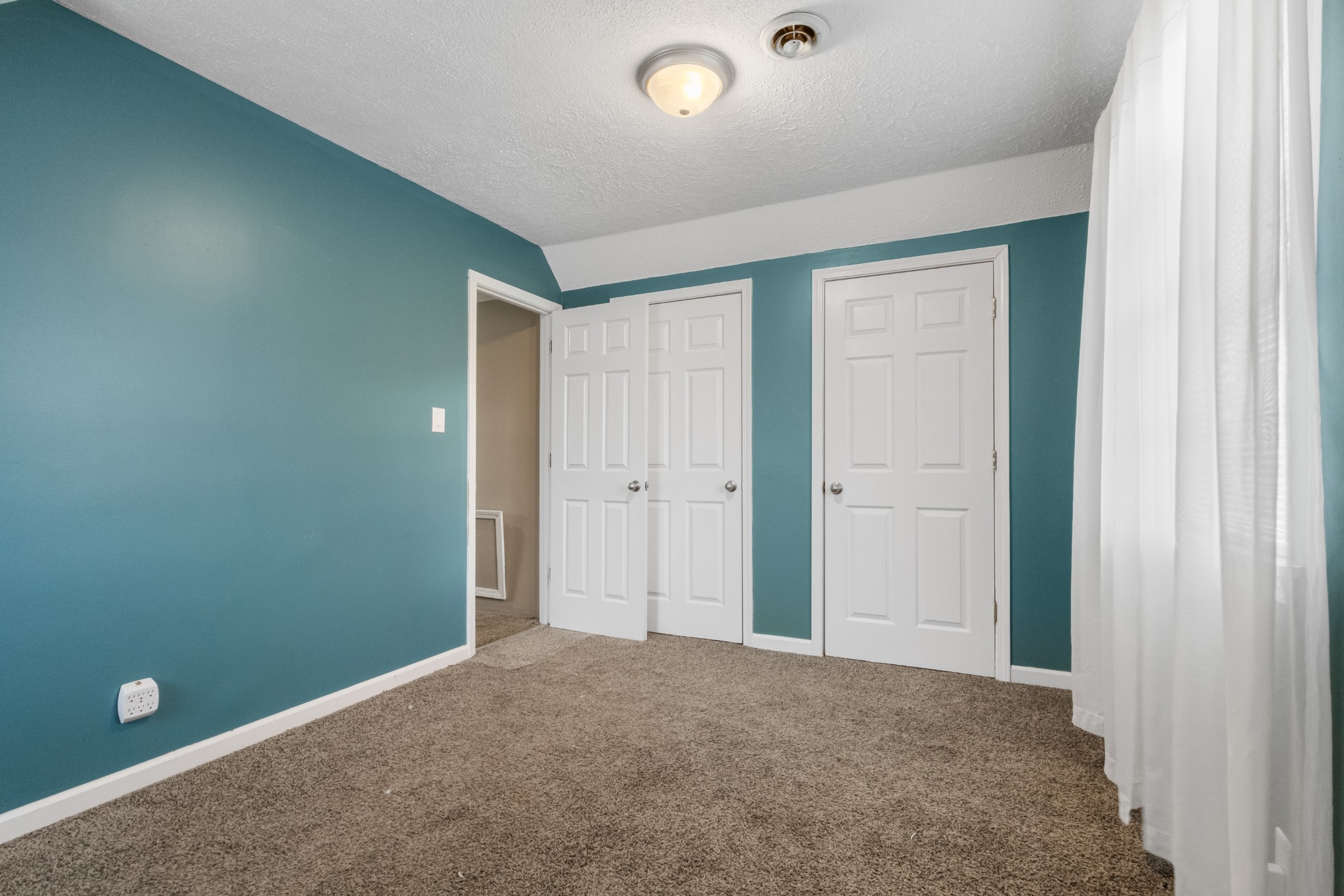 660 Artic Ave Property Photo 14
