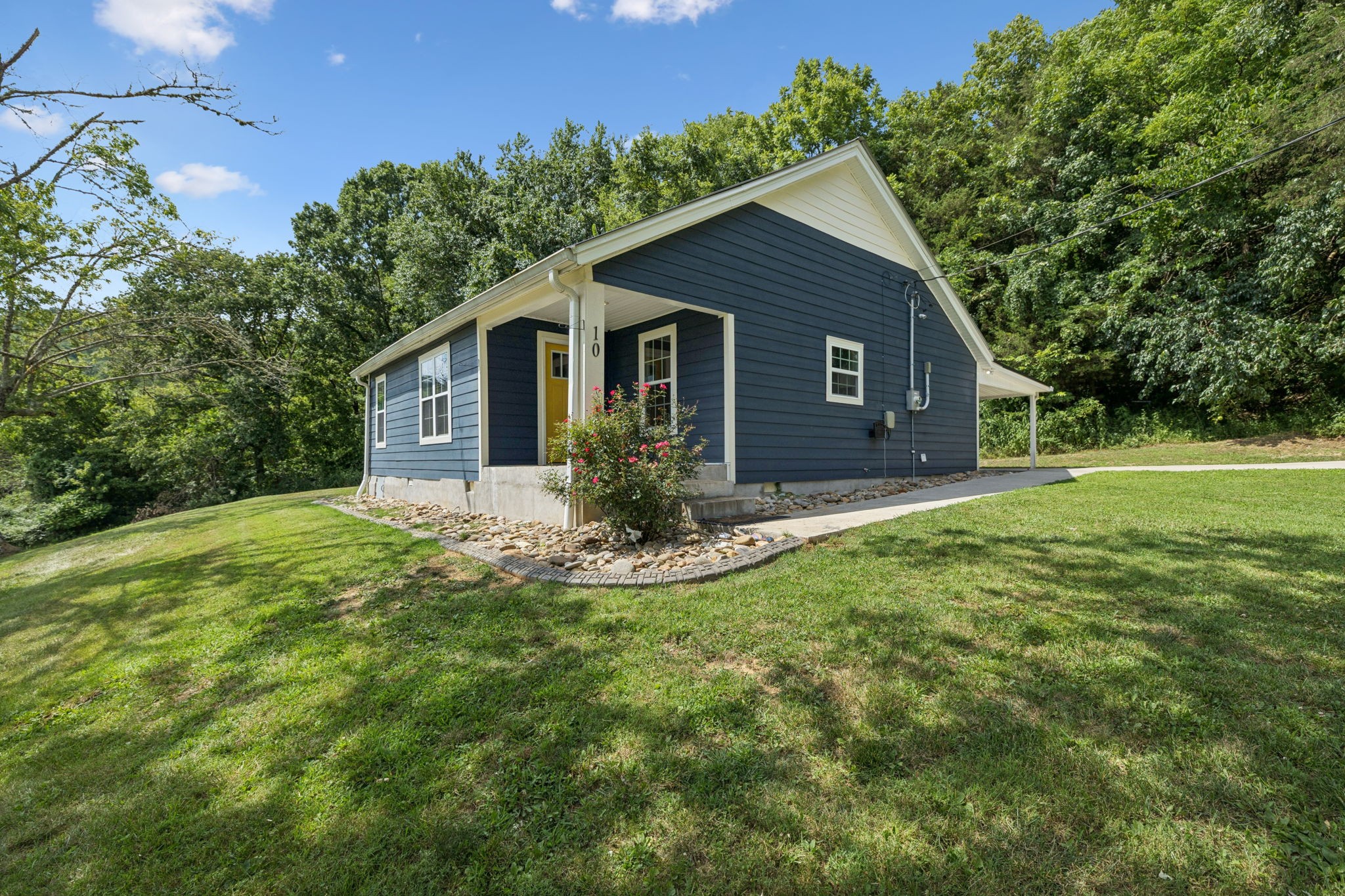 10 Temperance Cir Property Photo 1