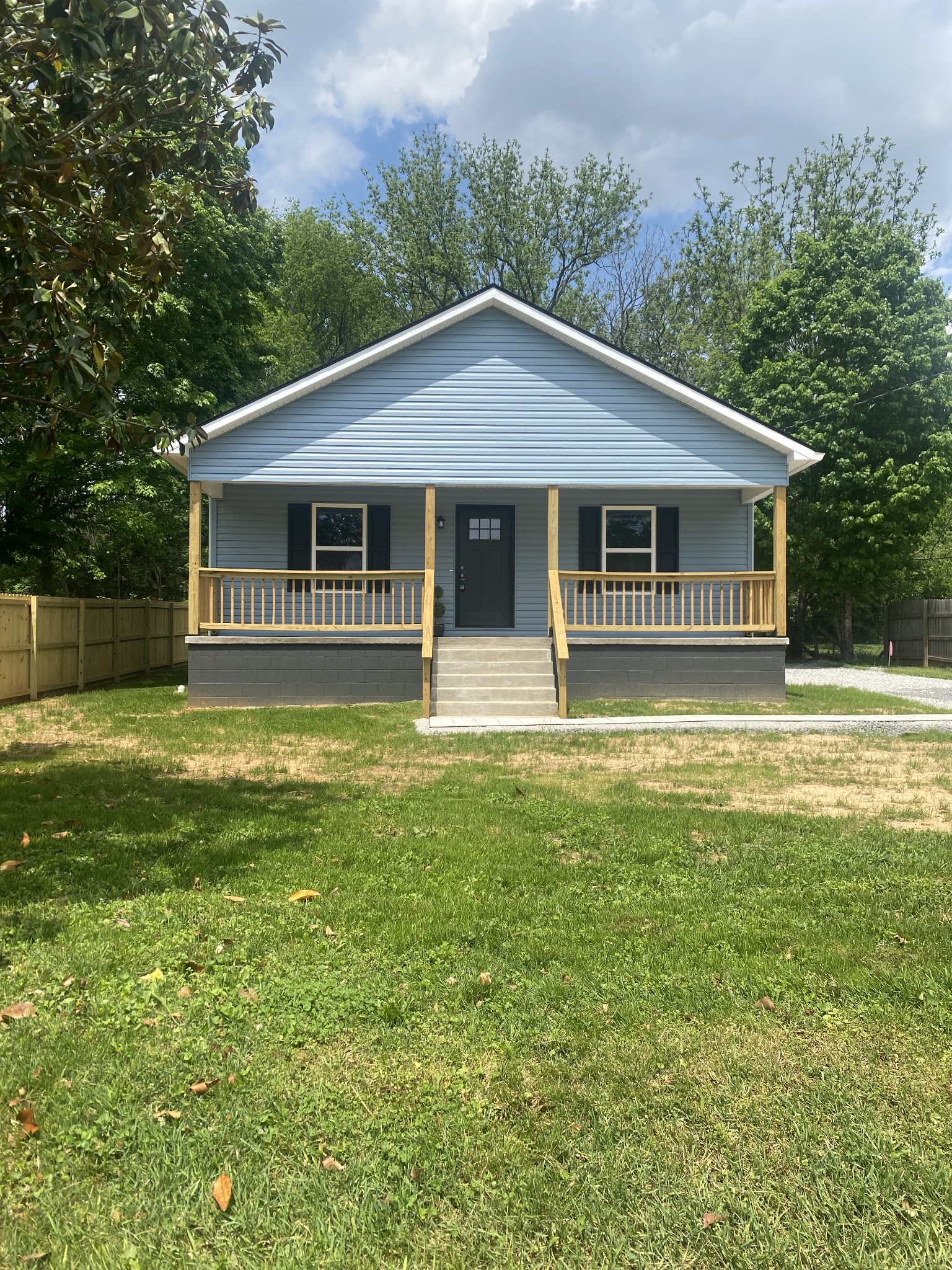 119 Noles St Property Photo 2