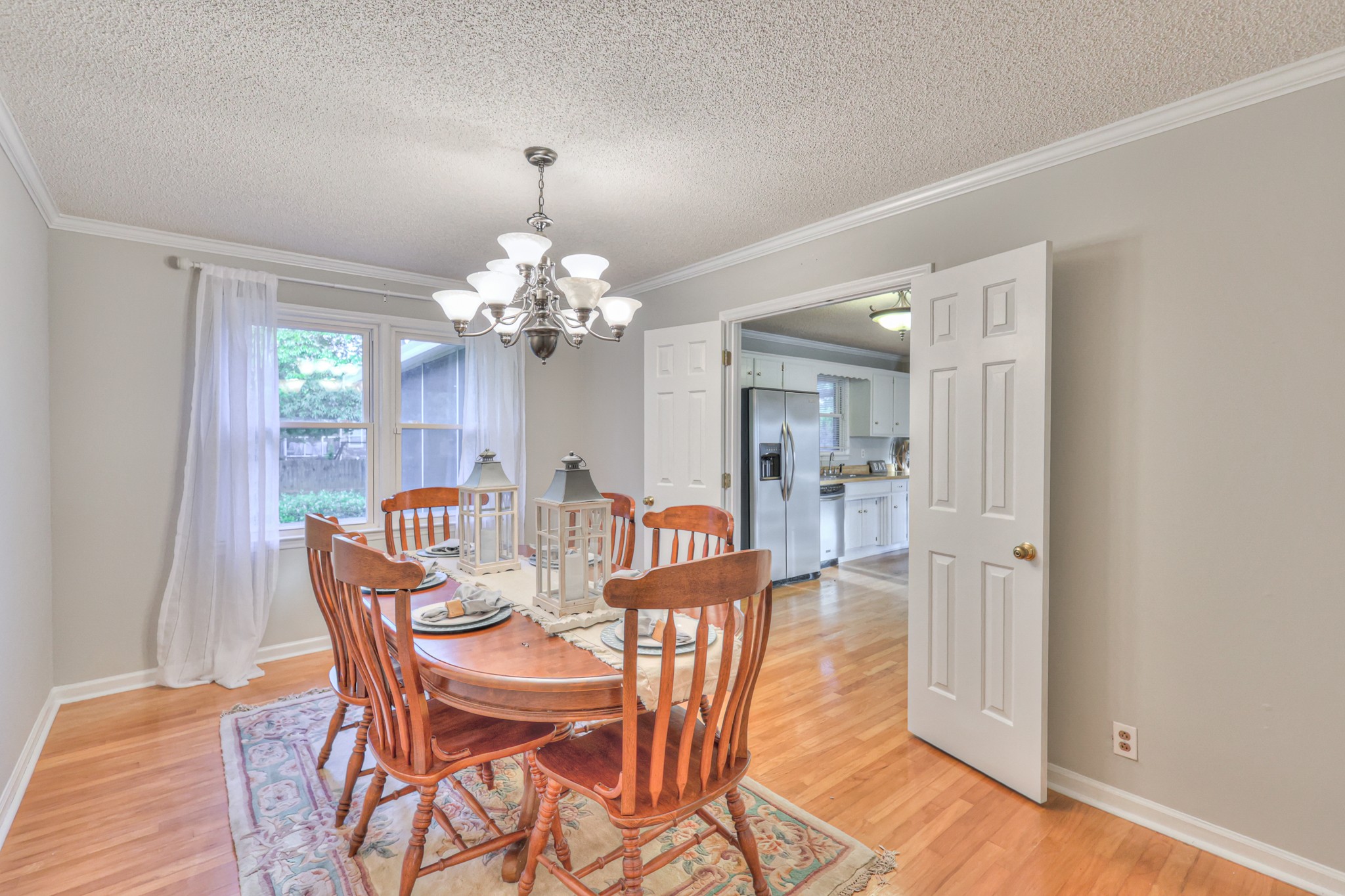 2146 Berkshire Ln Property Photo 12