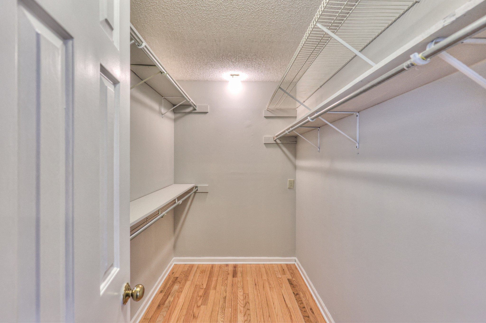 2146 Berkshire Ln Property Photo 19