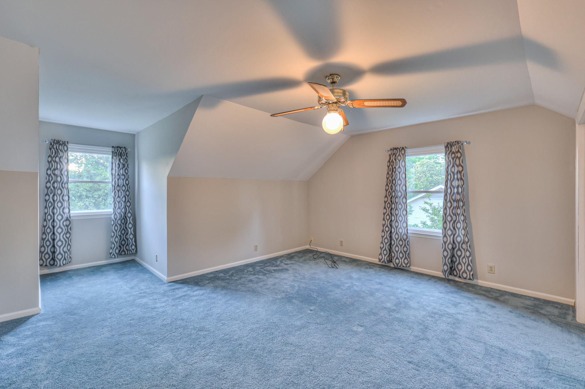 2146 Berkshire Ln Property Photo 22