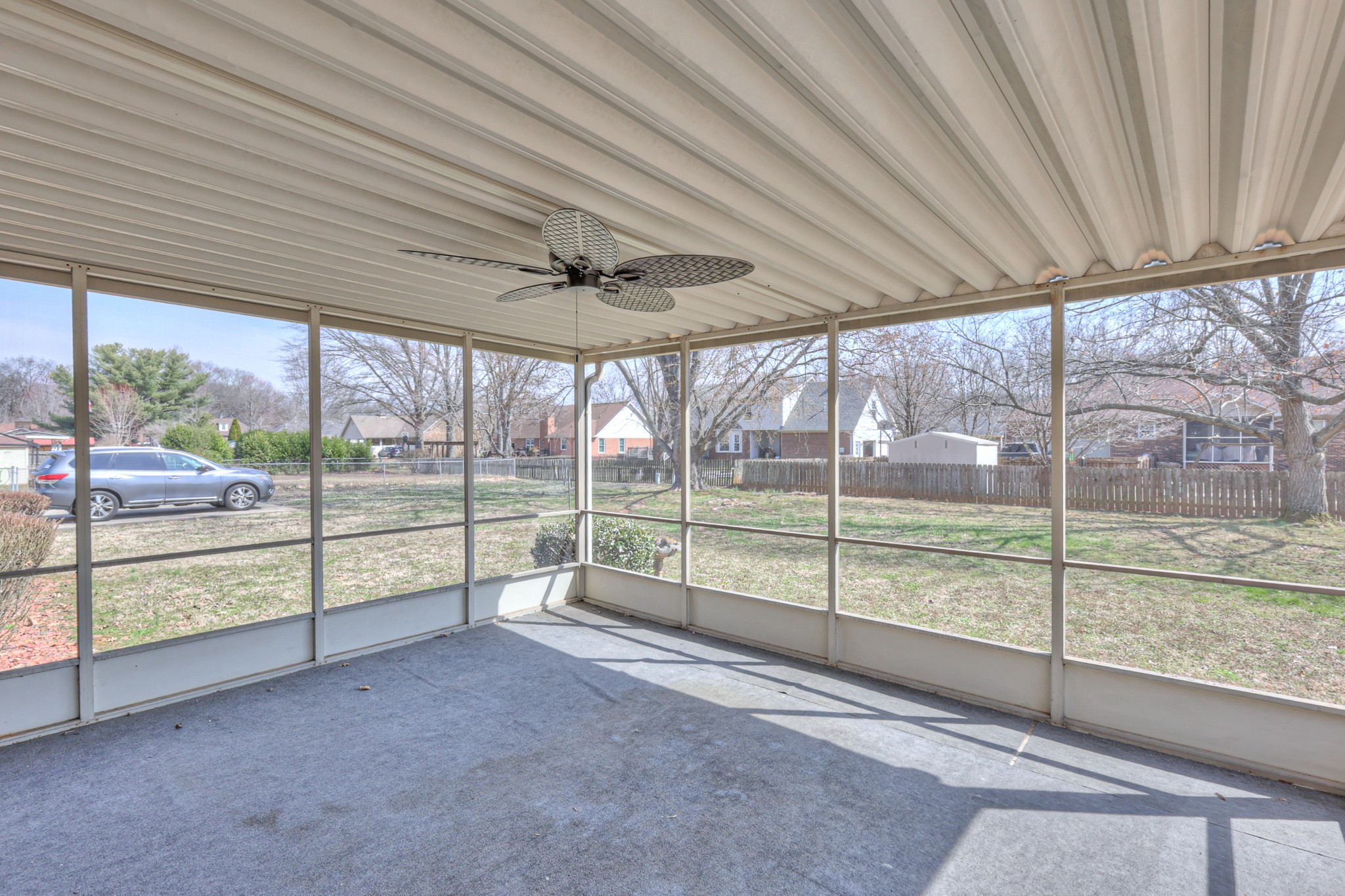 2146 Berkshire Ln Property Photo 25