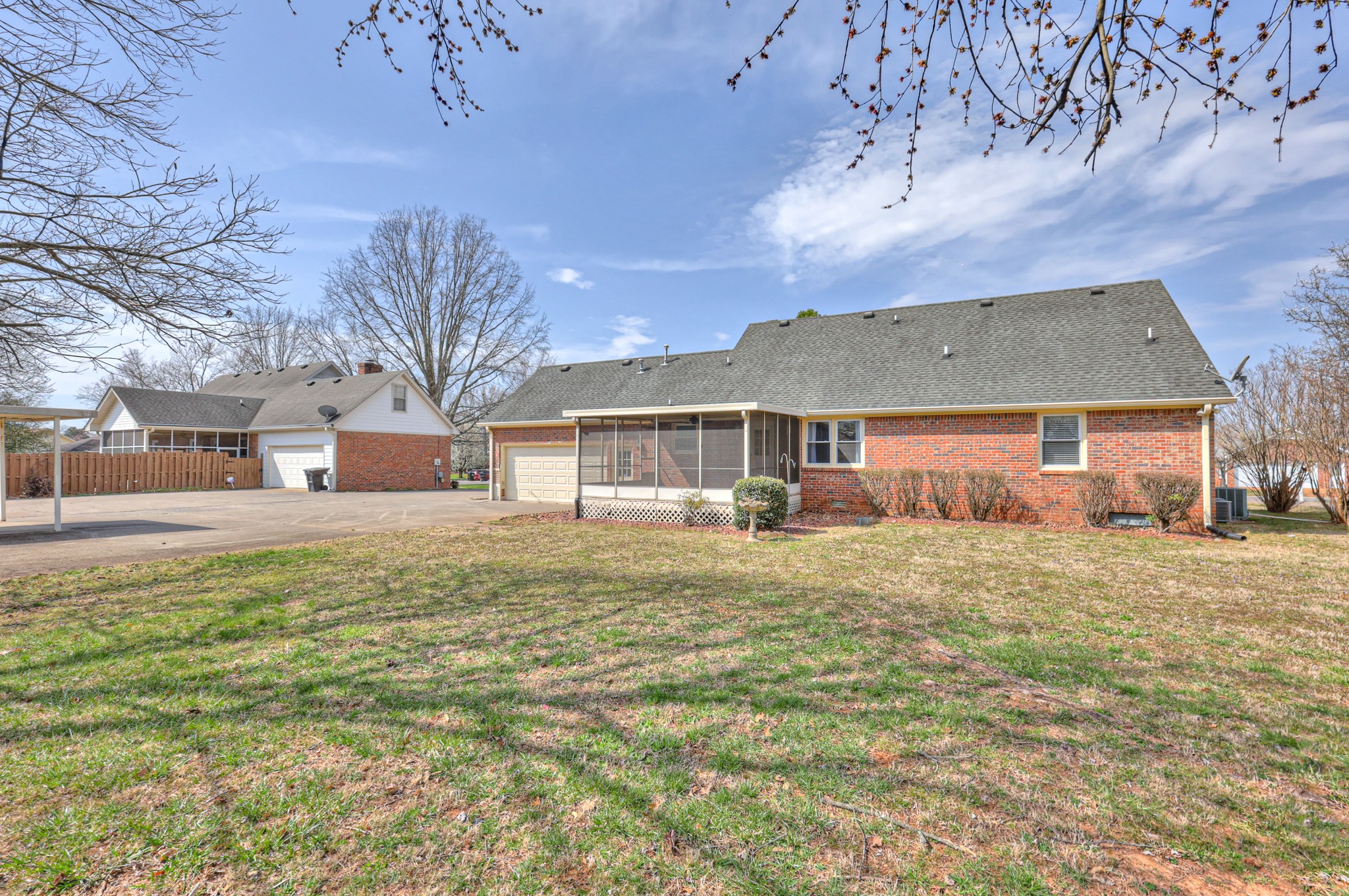 2146 Berkshire Ln Property Photo 26