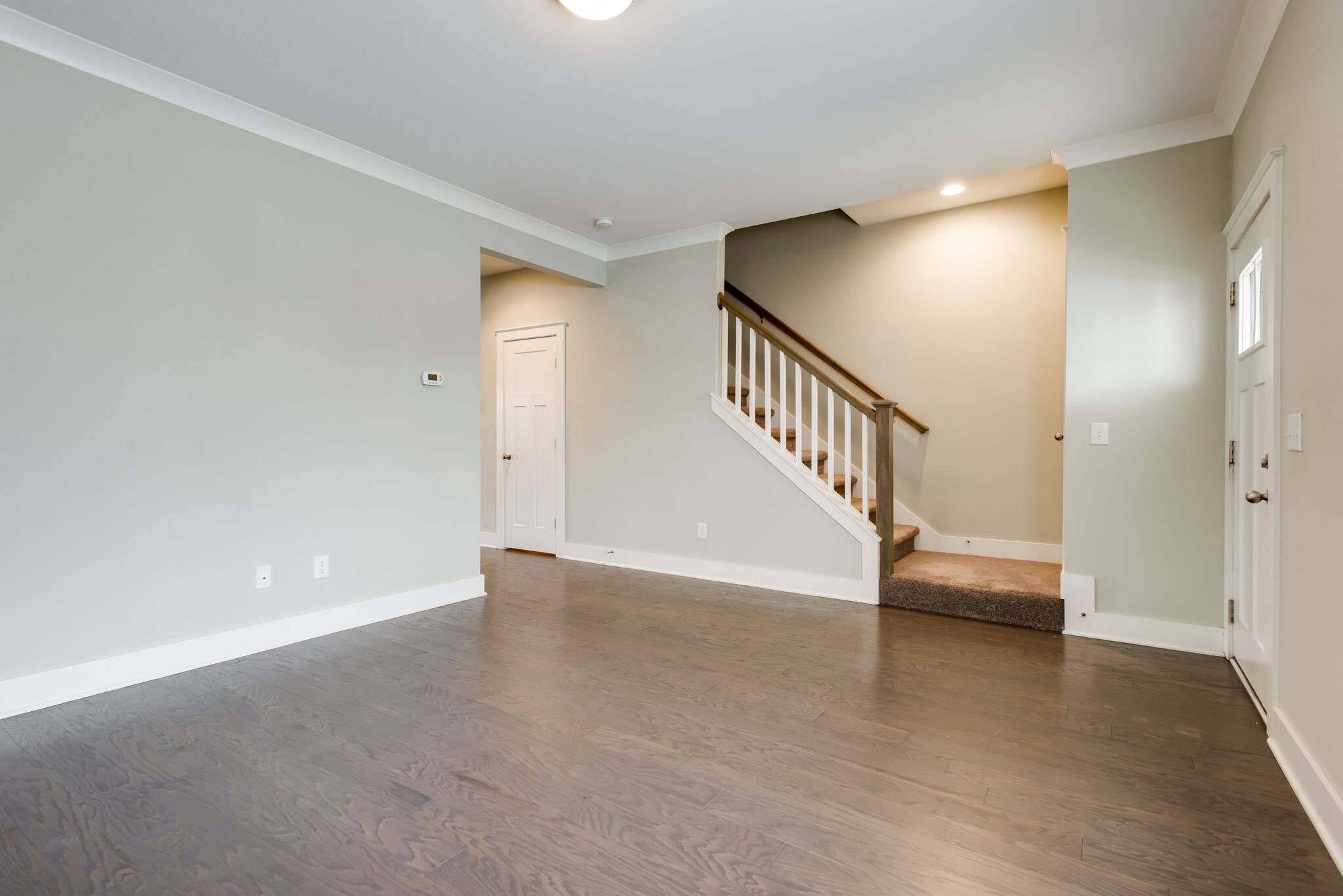 5715 California Ave Property Photo 5