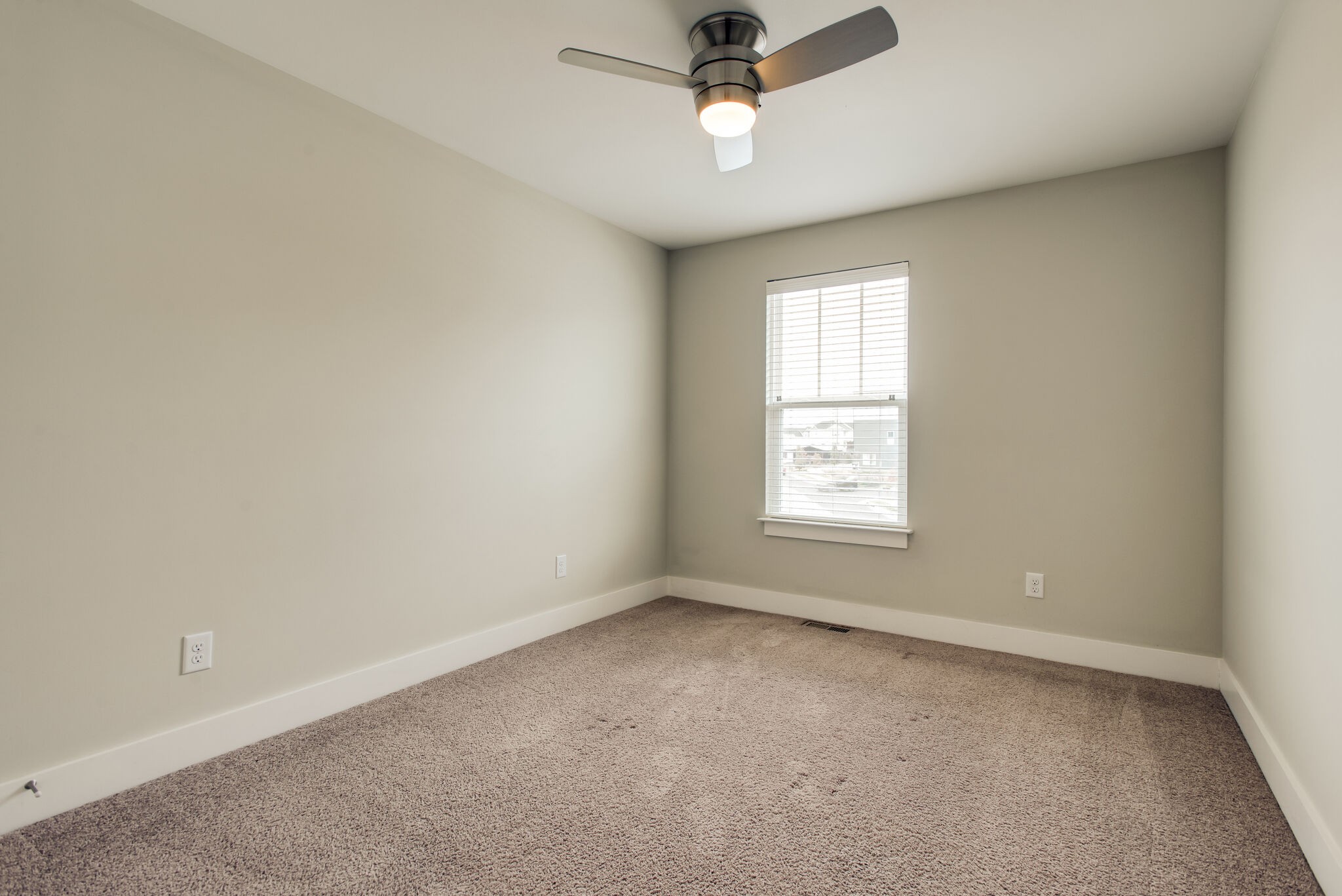 5715 California Ave Property Photo 15