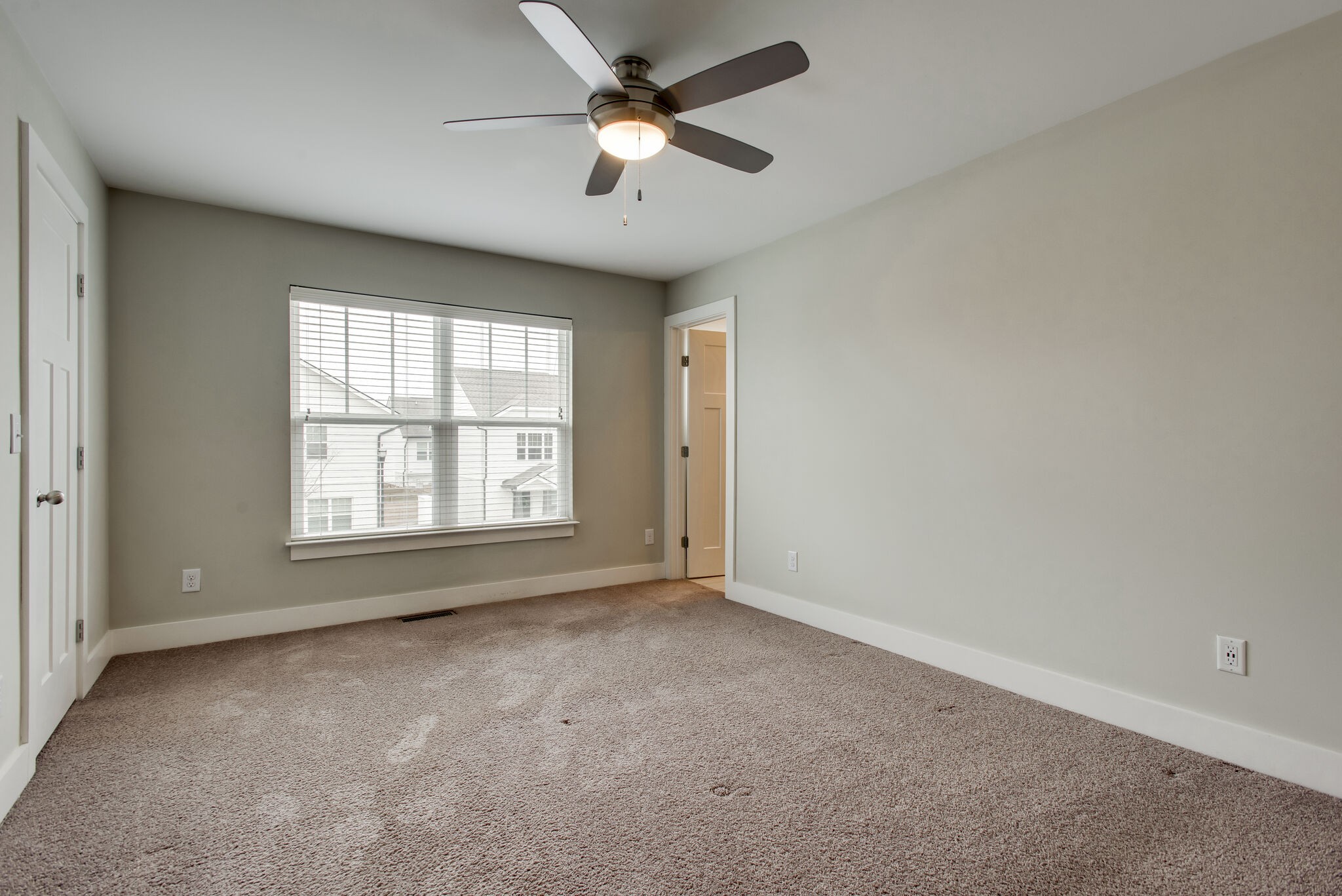 5715 California Ave Property Photo 21