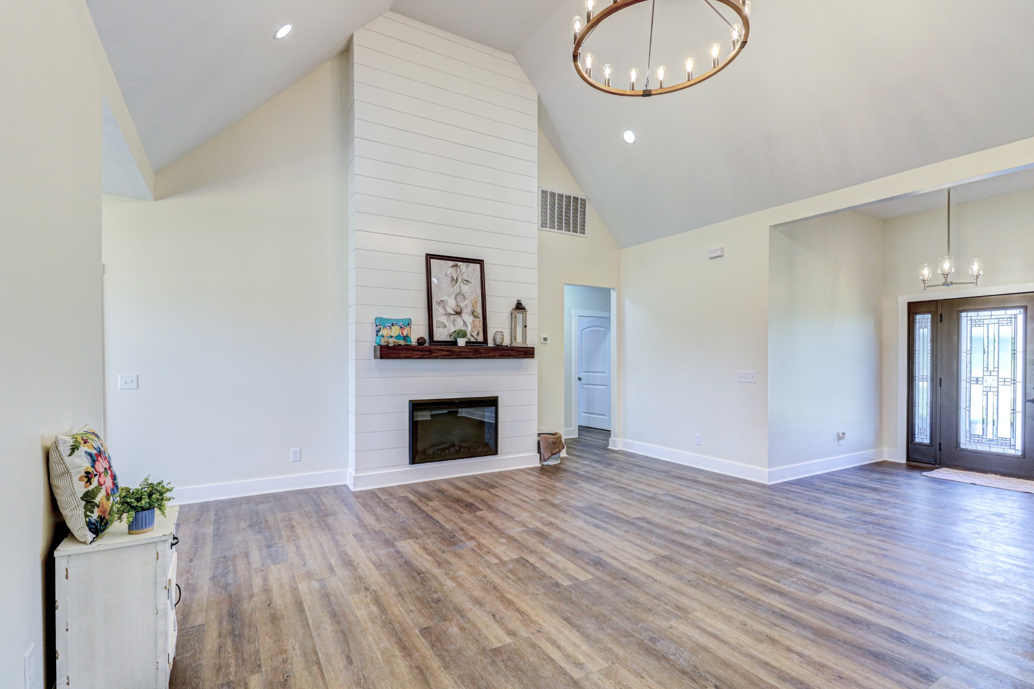 53 Summerset Dr Property Photo 3