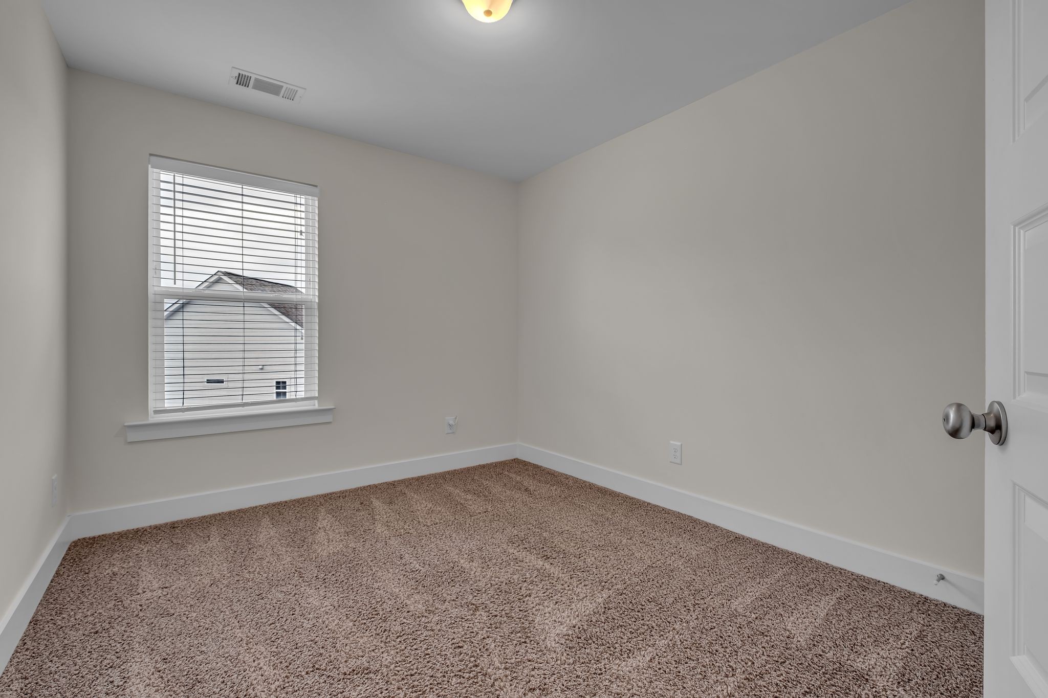 1041 Saddlestone Dr Property Photo 20