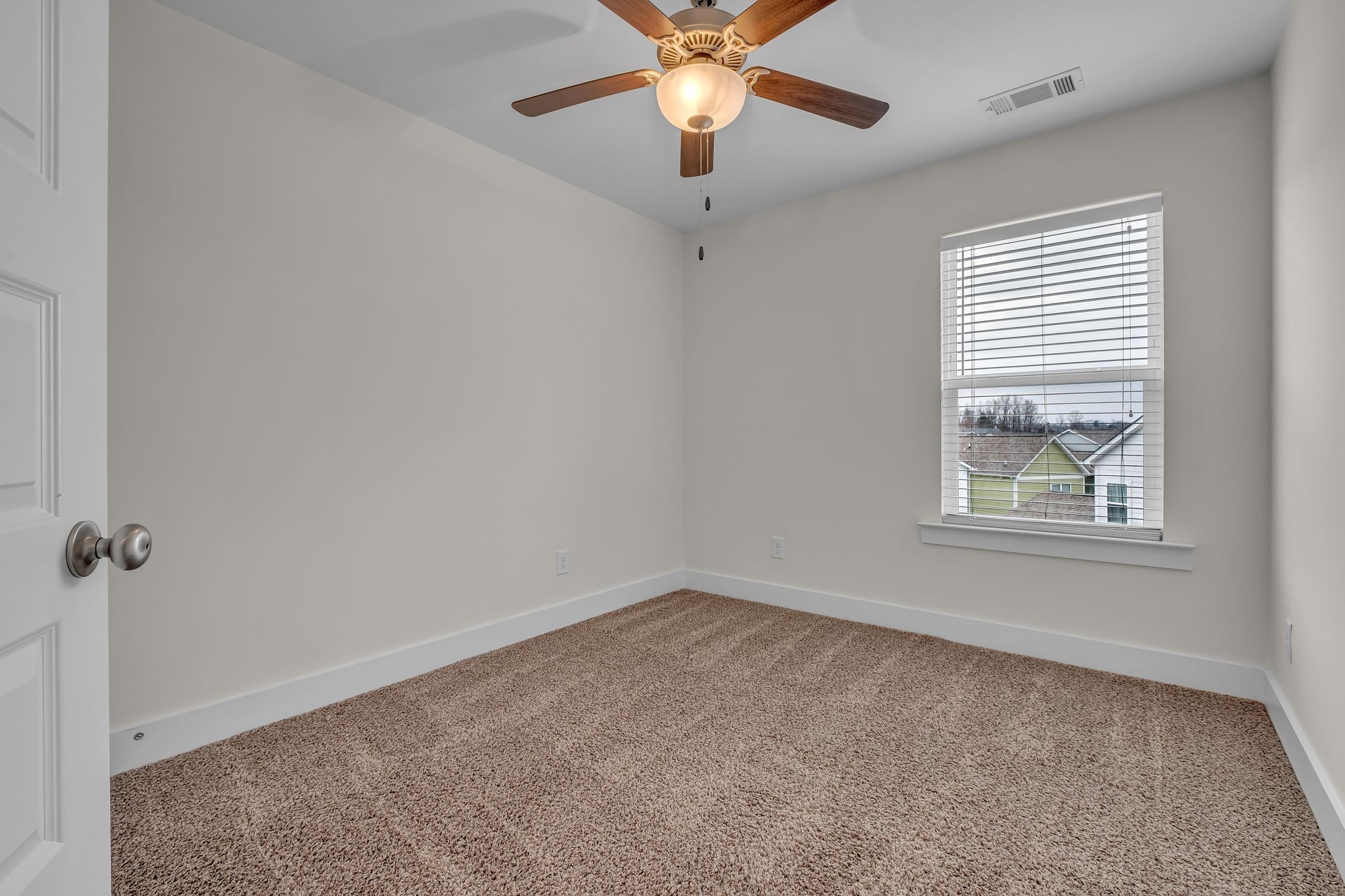 1041 Saddlestone Dr Property Photo 23