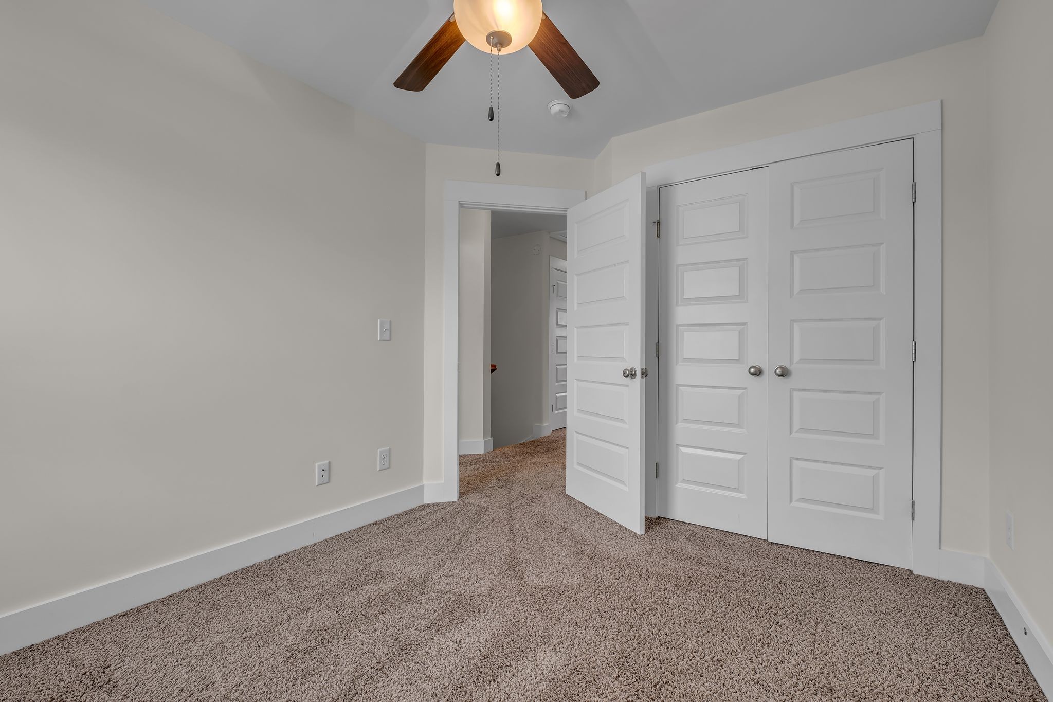 1041 Saddlestone Dr Property Photo 24