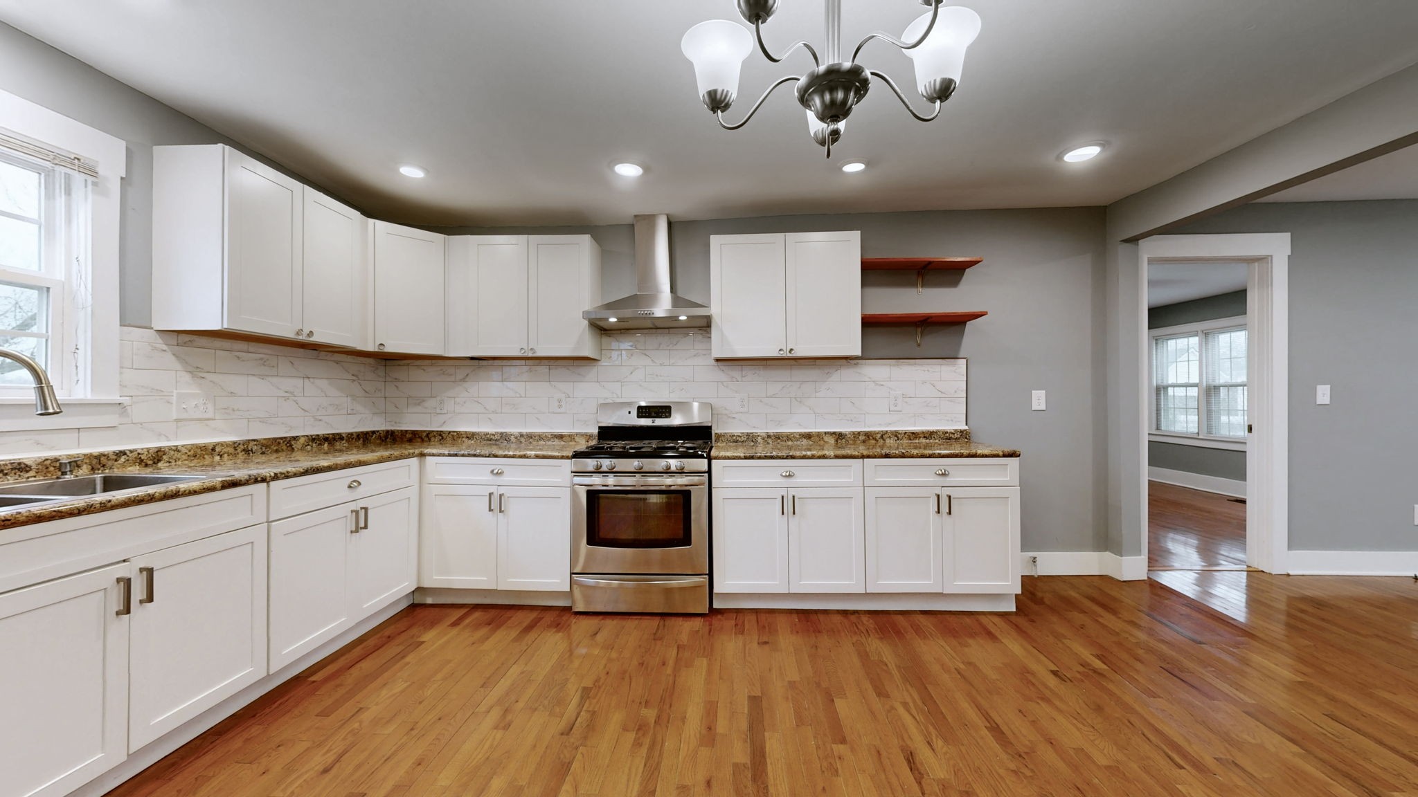 419 Woods Ave, N Property Photo 1