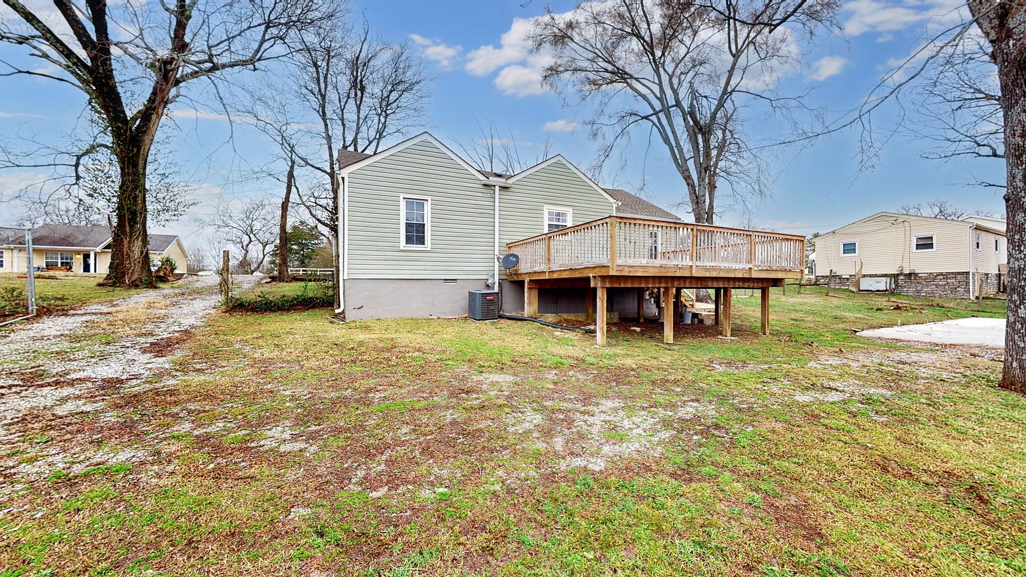 419 Woods Ave, N Property Photo 3