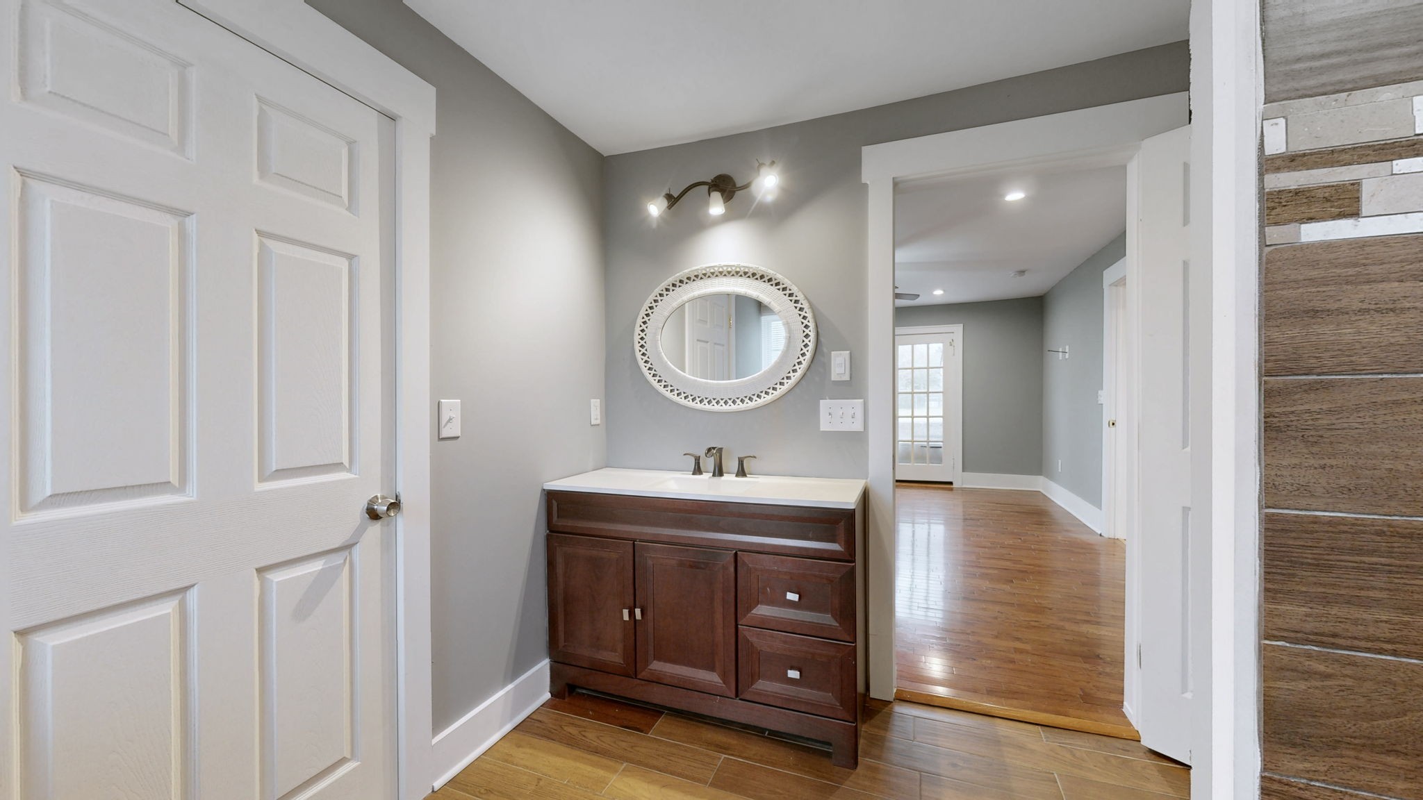 419 Woods Ave, N Property Photo 13