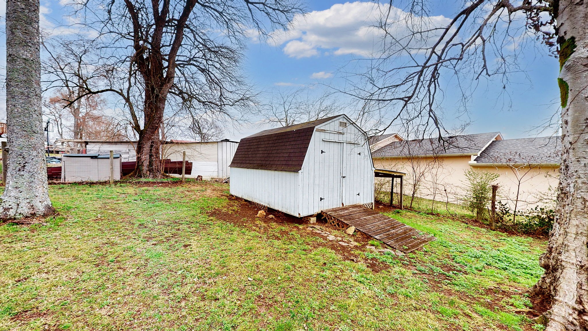 419 Woods Ave, N Property Photo 34