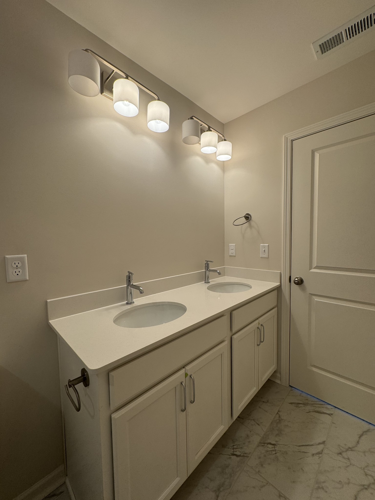 444 Buckwood Ave Property Photo 52