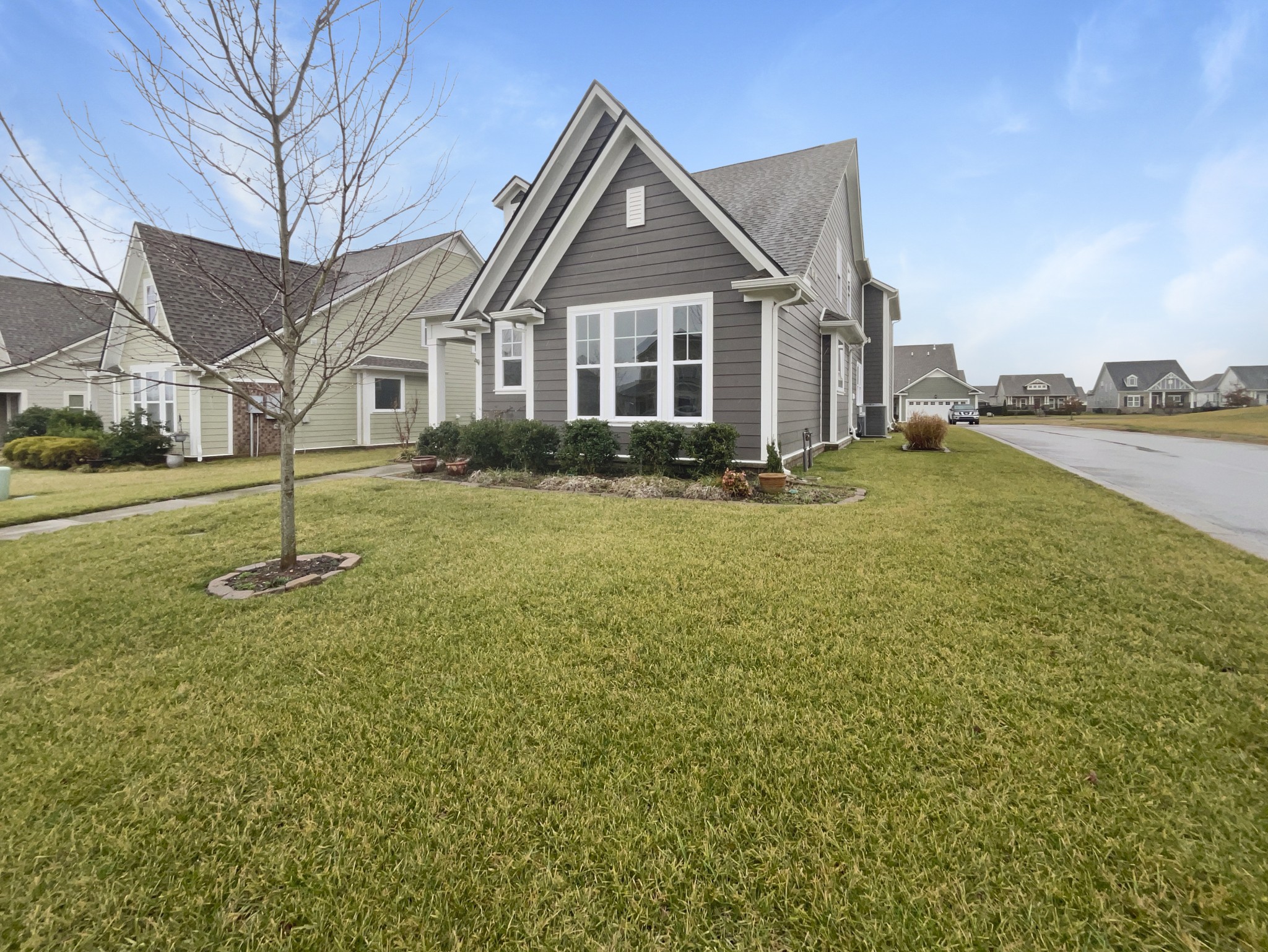 764 Ewell Farm Dr Property Photo 2
