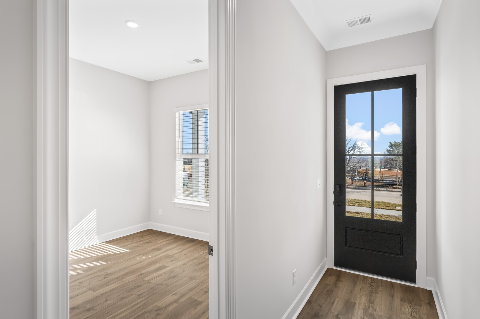 440 Buckwood Avenue, W Property Photo 8
