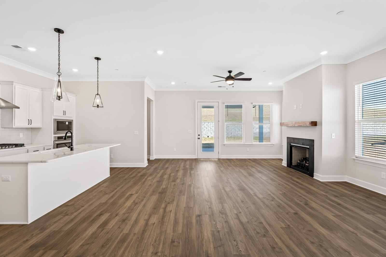 323 Buckwood Lane, N Property Photo 10