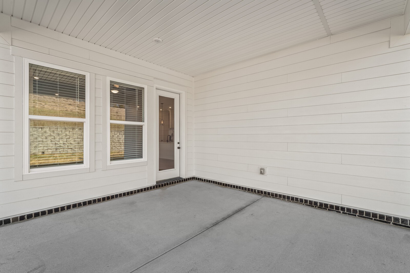 323 Buckwood Lane, N Property Photo 26
