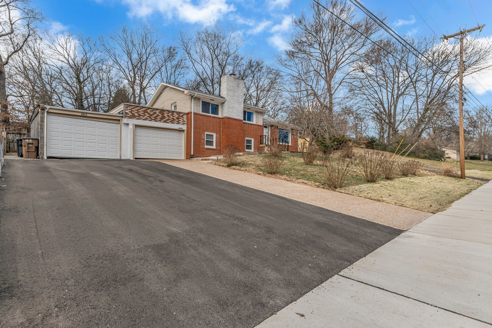 1413 Winthorne Dr Property Photo 1
