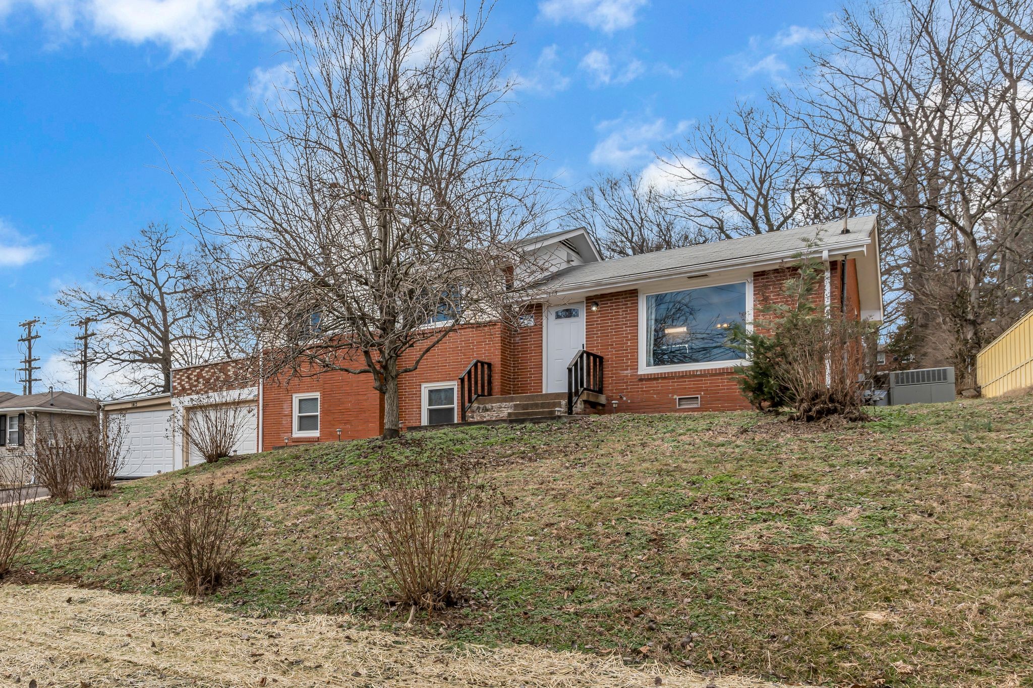 1413 Winthorne Dr Property Photo 4