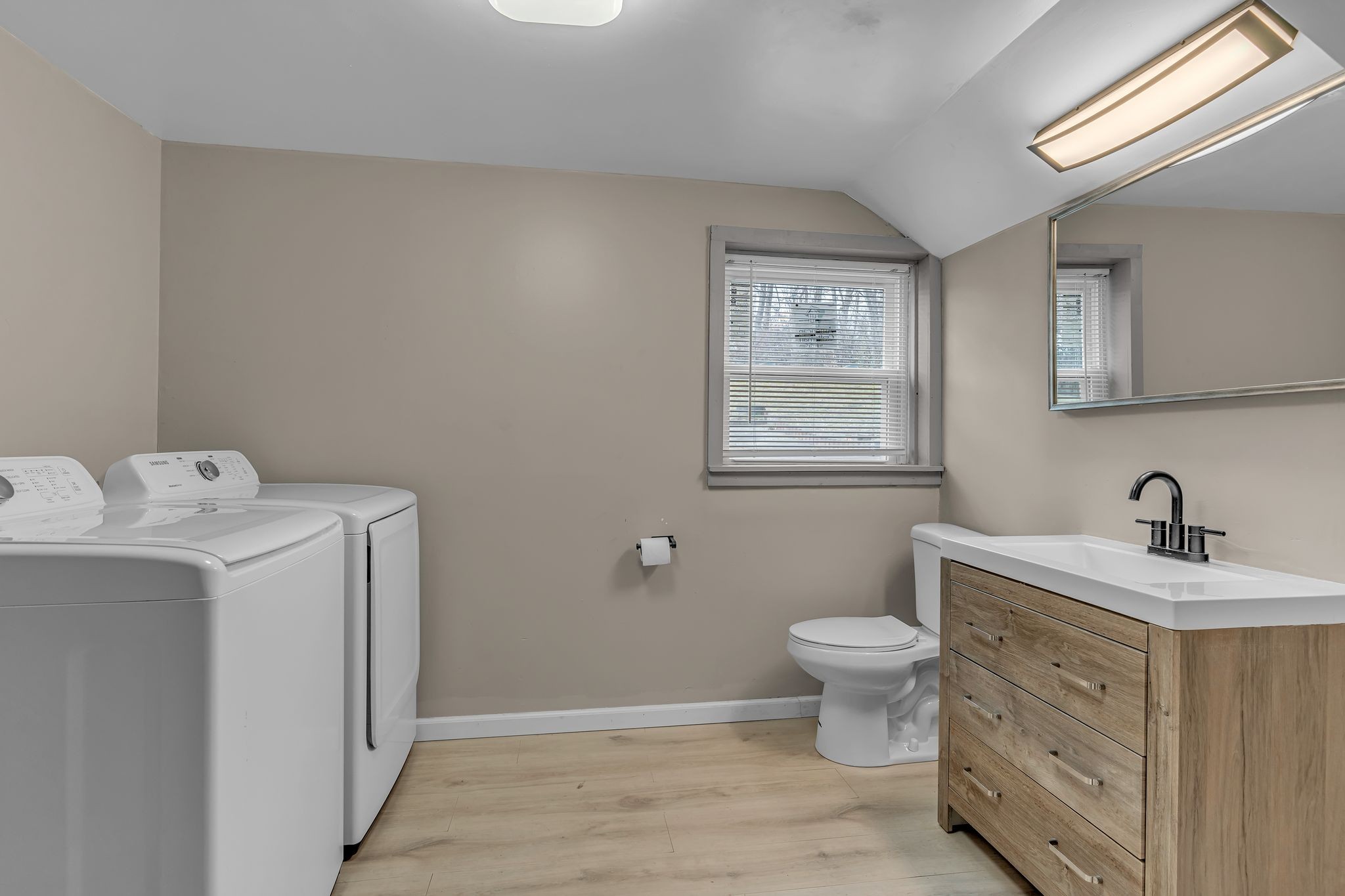 1413 Winthorne Dr Property Photo 23