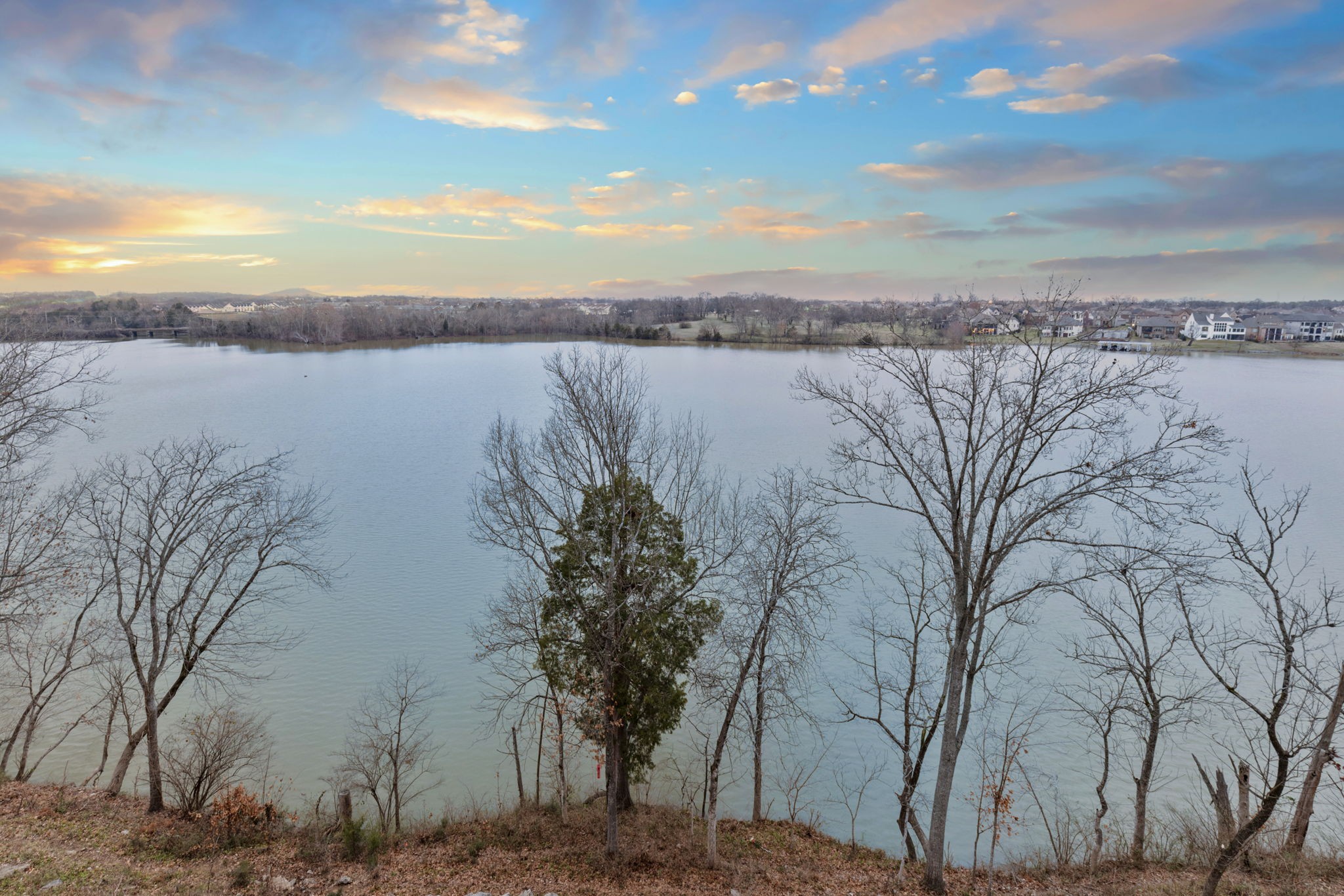 1024 Club View Dr Property Photo 5