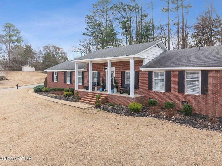 607 Colonial Dr Property Photo