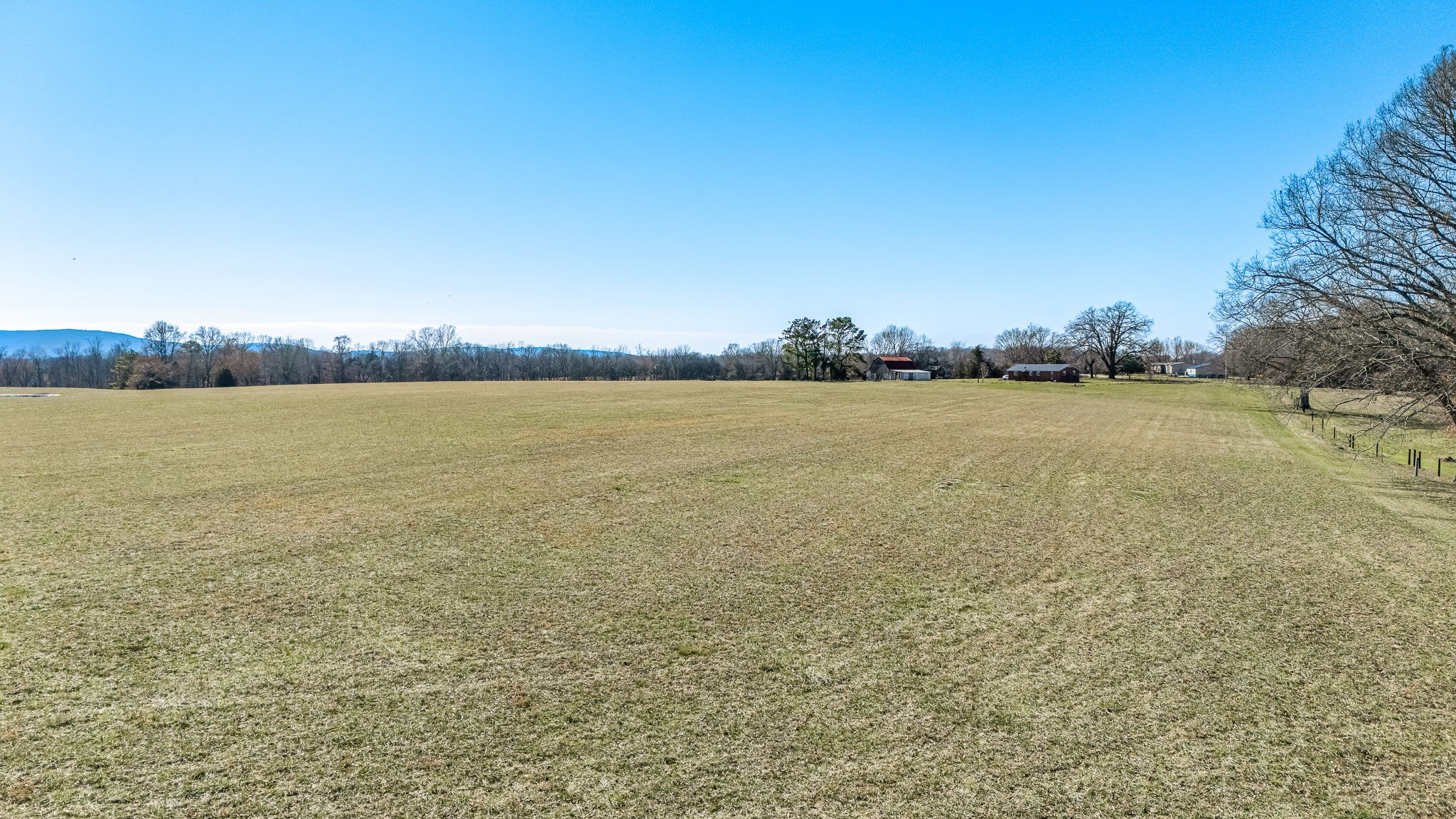 912 Stratton Rd Property Photo 4