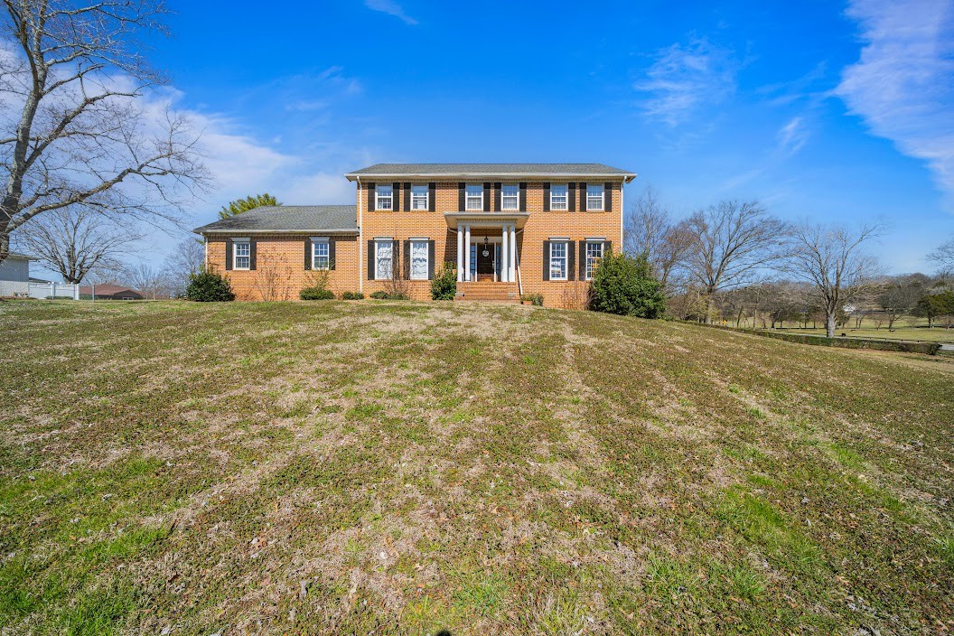 805 Manor Dr Property Photo 1