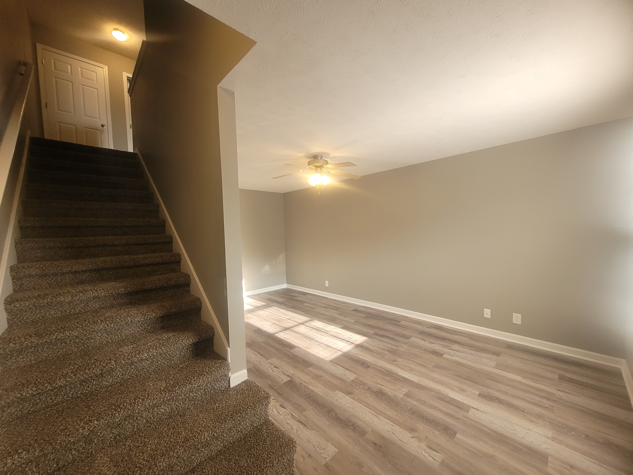1218 Ash Ridge Dr Property Photo 3