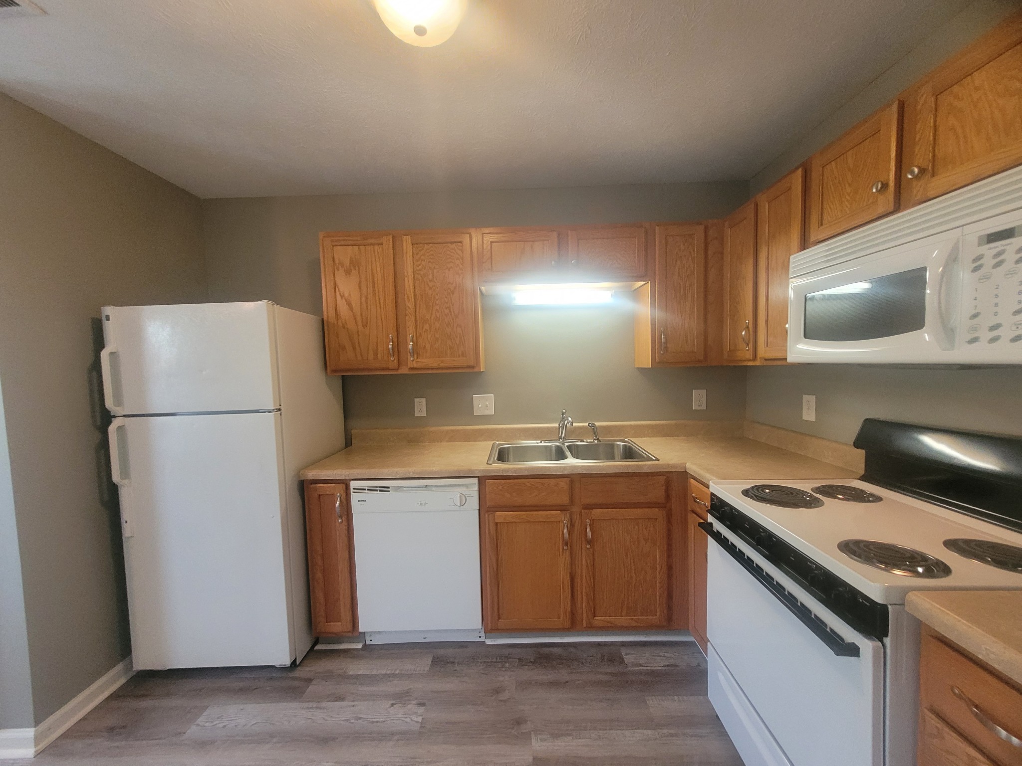 1218 Ash Ridge Dr Property Photo 8