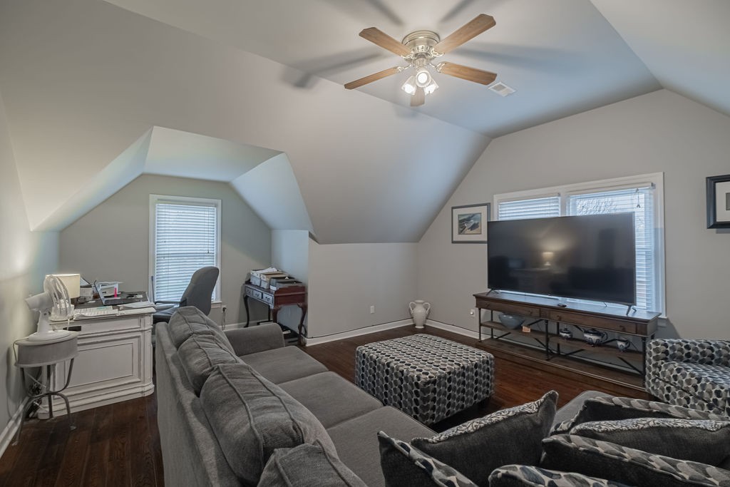 306 Amherst Drive Property Photo 27