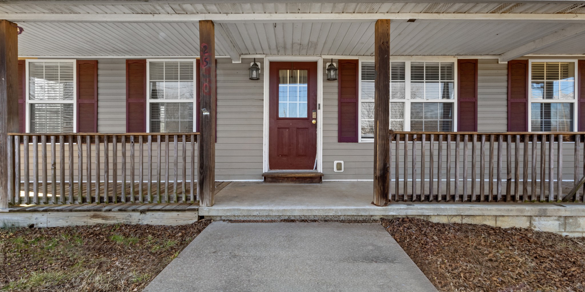 2550 Lylewood Rd Property Photo 3