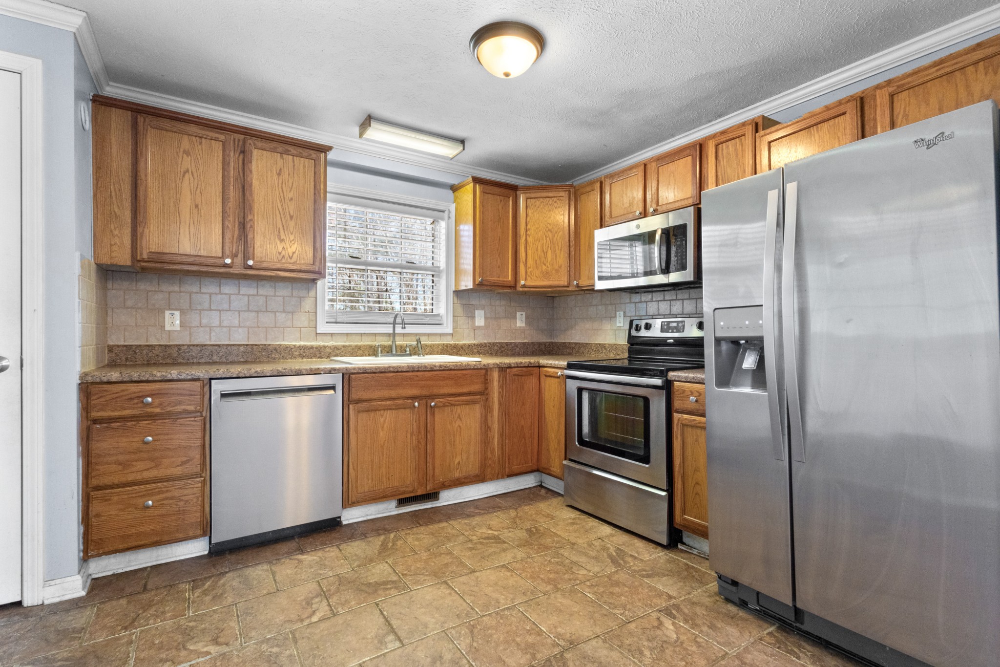 2550 Lylewood Rd Property Photo 13