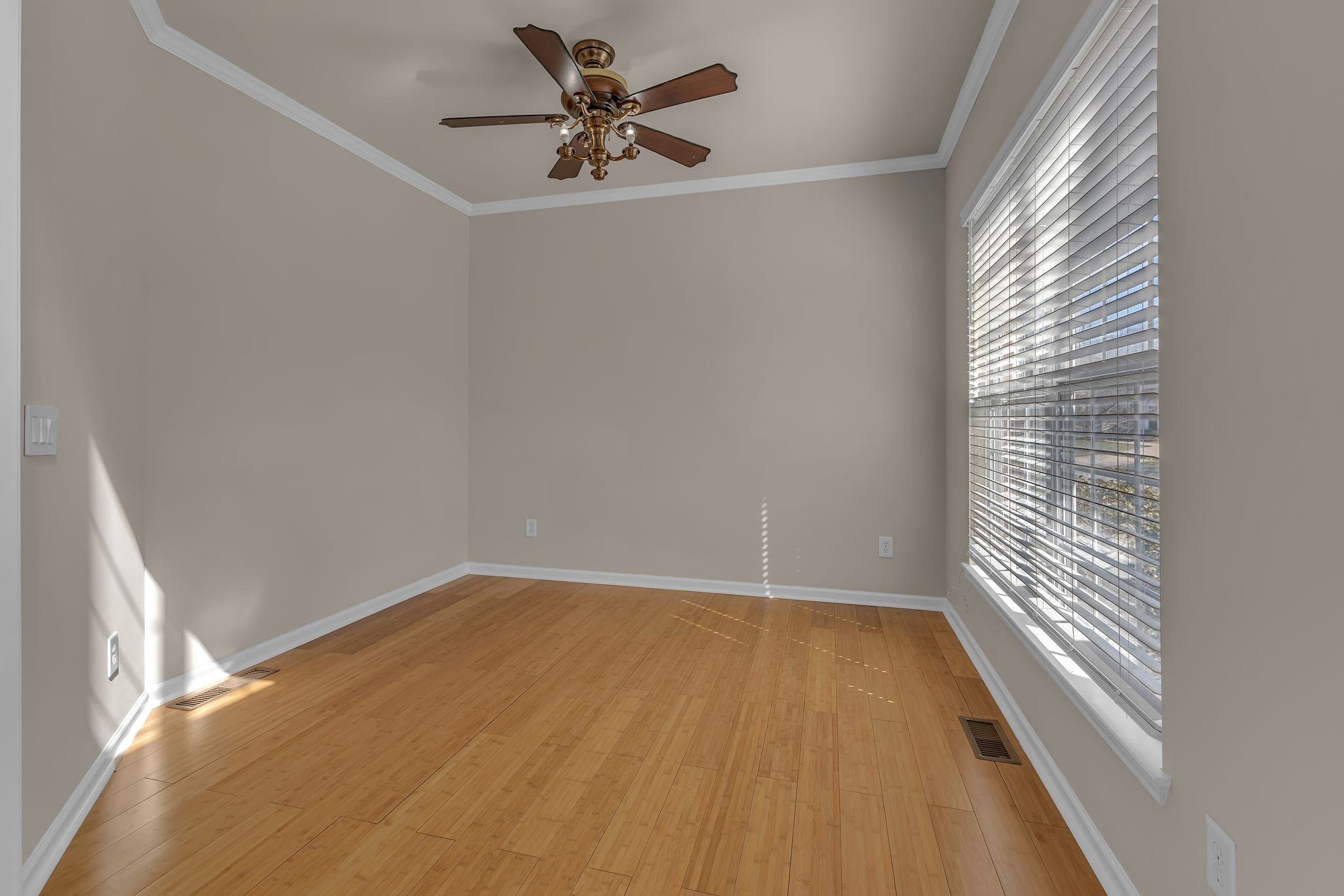 9746 Northfork Dr Property Photo 11