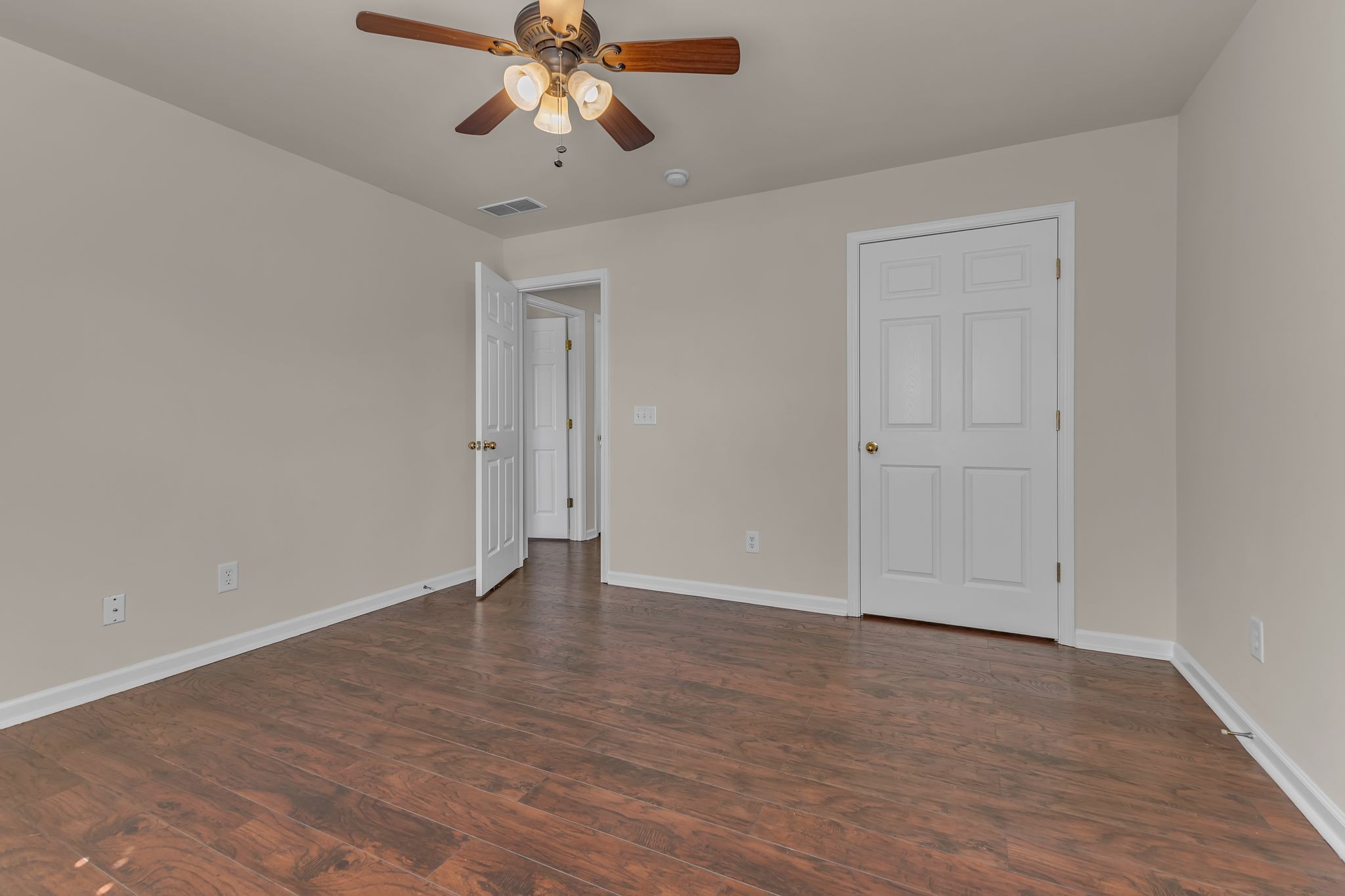 9746 Northfork Dr Property Photo 32