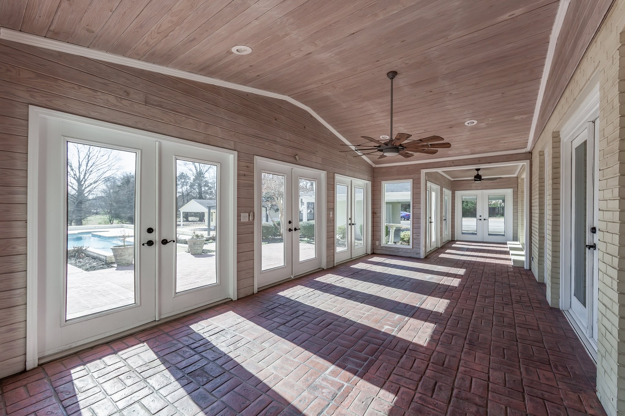 222 Country Club Ln Property Photo 8