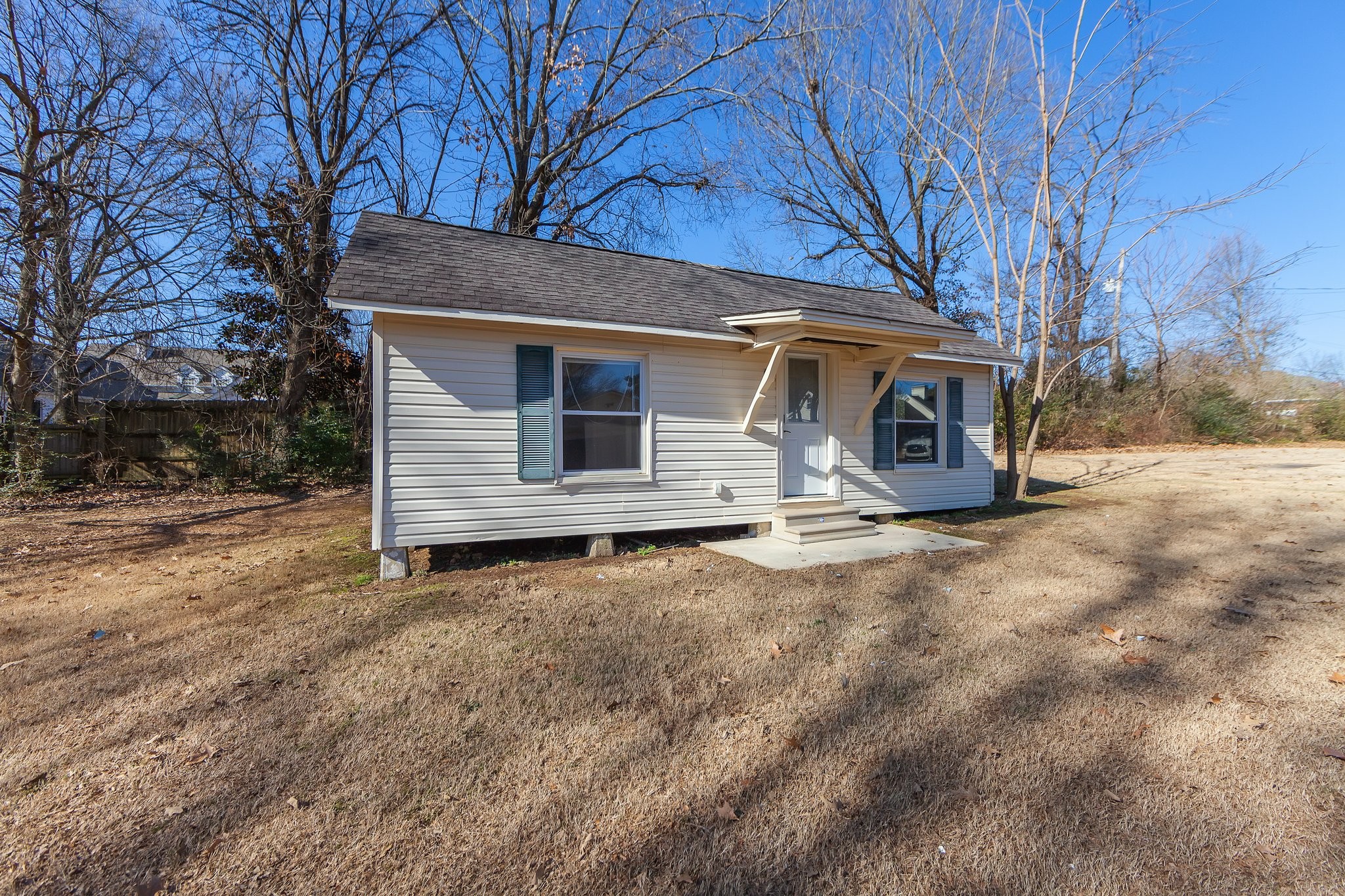 222 Country Club Ln Property Photo 10
