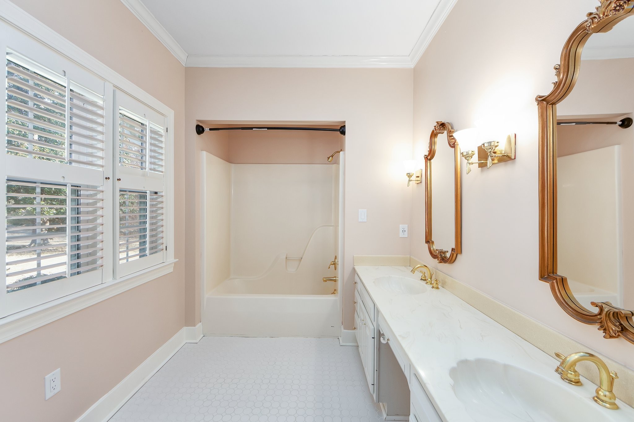 222 Country Club Ln Property Photo 44
