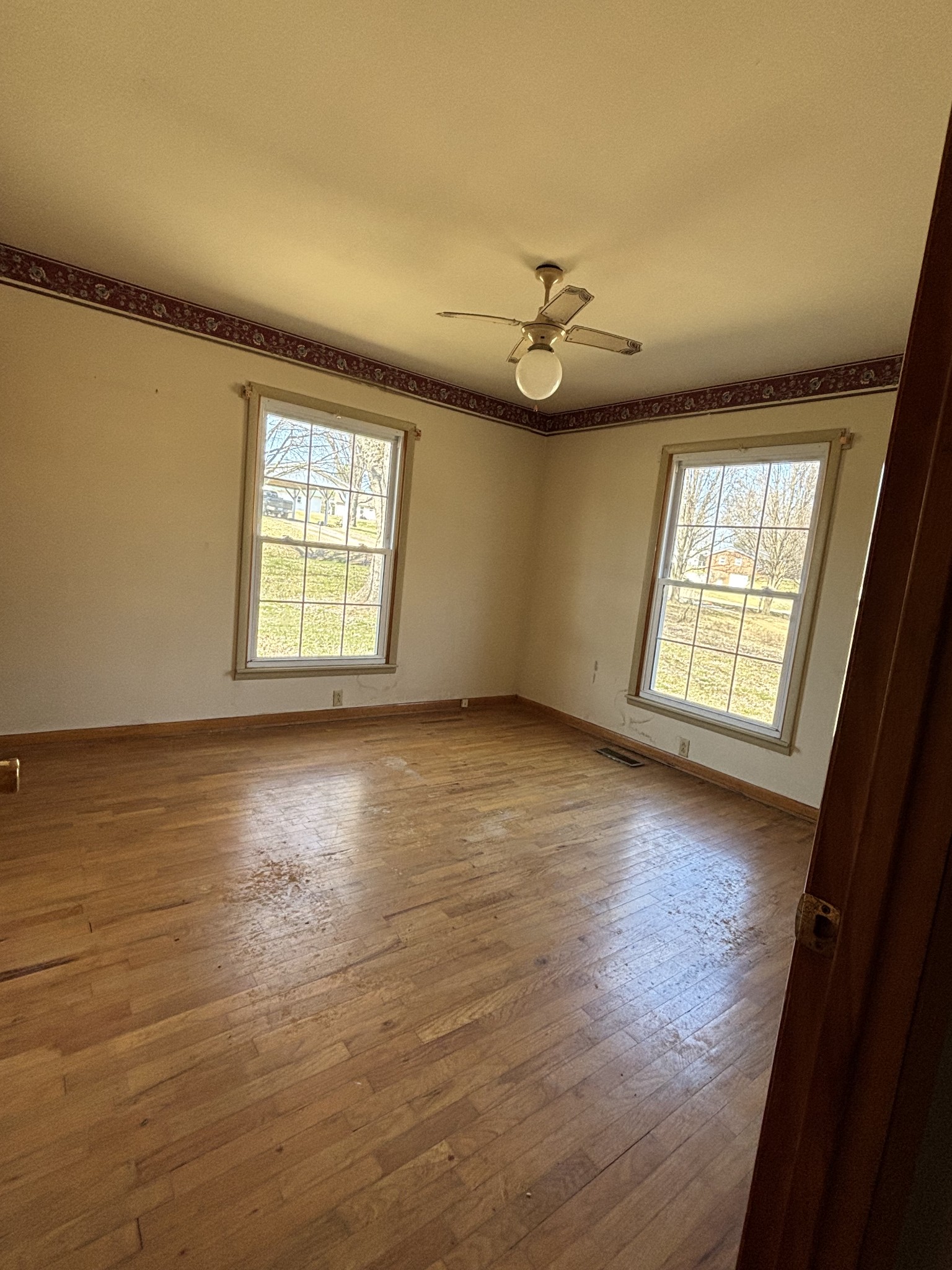 30 Peachtree St Property Photo 14
